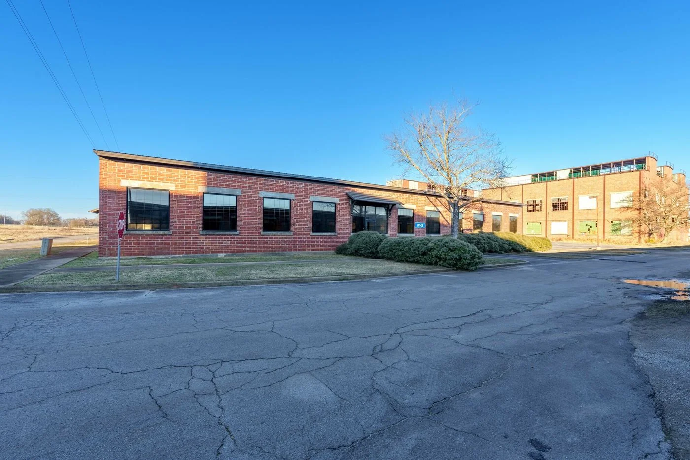 Photo 1 of 415 Franklin D Roosevelt Drive, Muscle Shoals, AL 35661