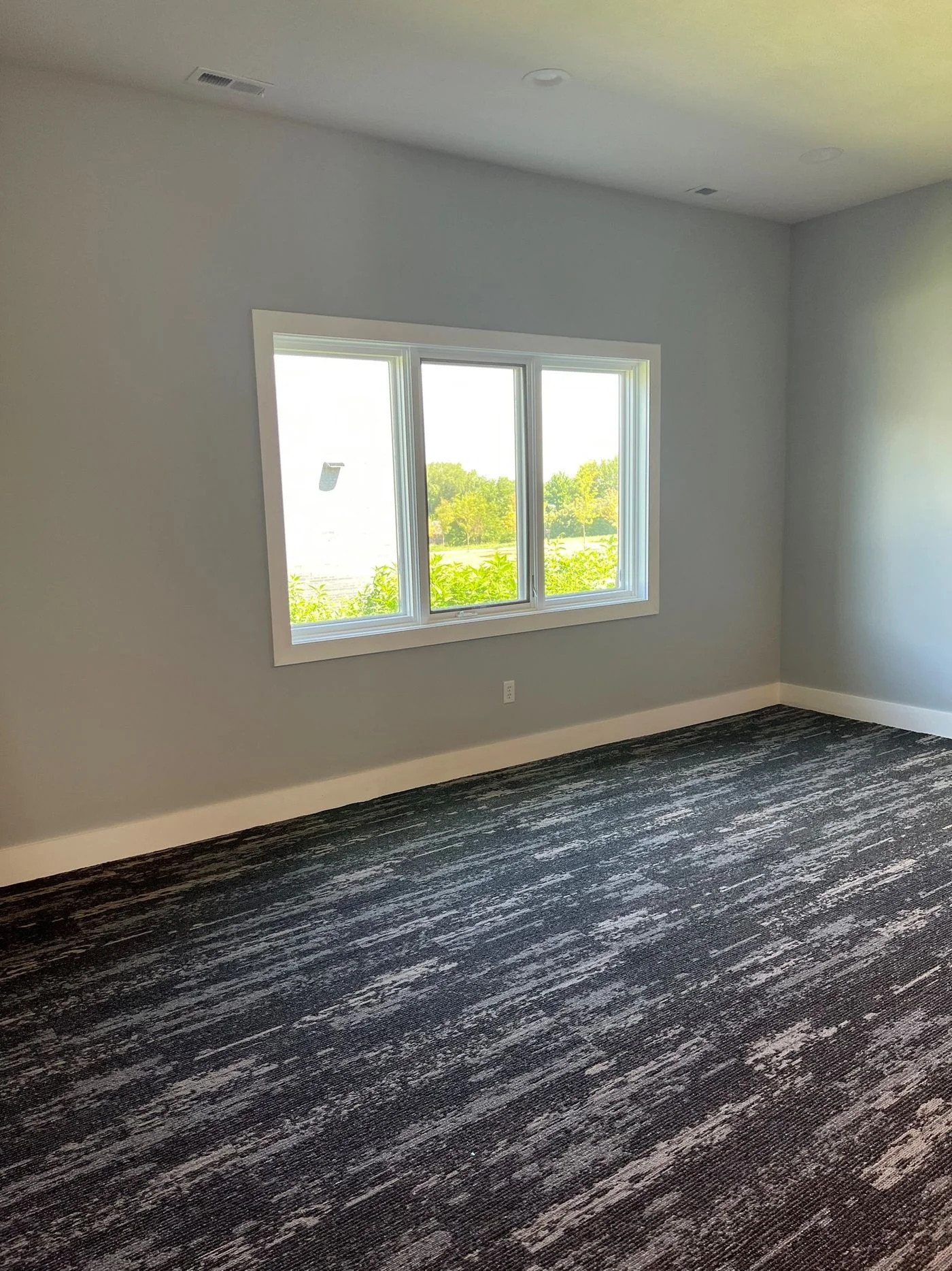 Photo 3 of 3307 N 190th Plaza, Elkhorn, NE 68022