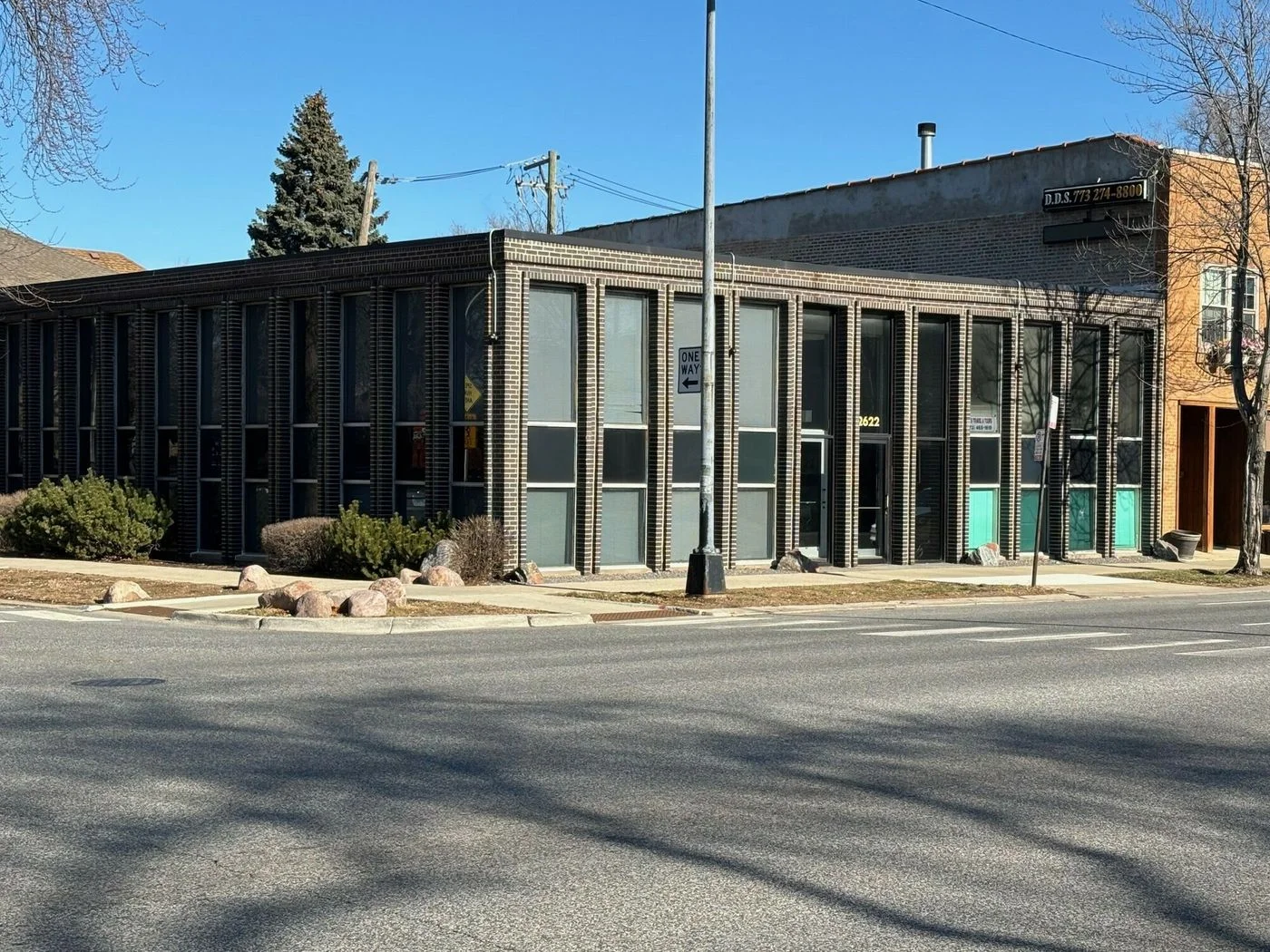 Photo 2 of 2622 W Peterson Ave, Chicago, IL 60659