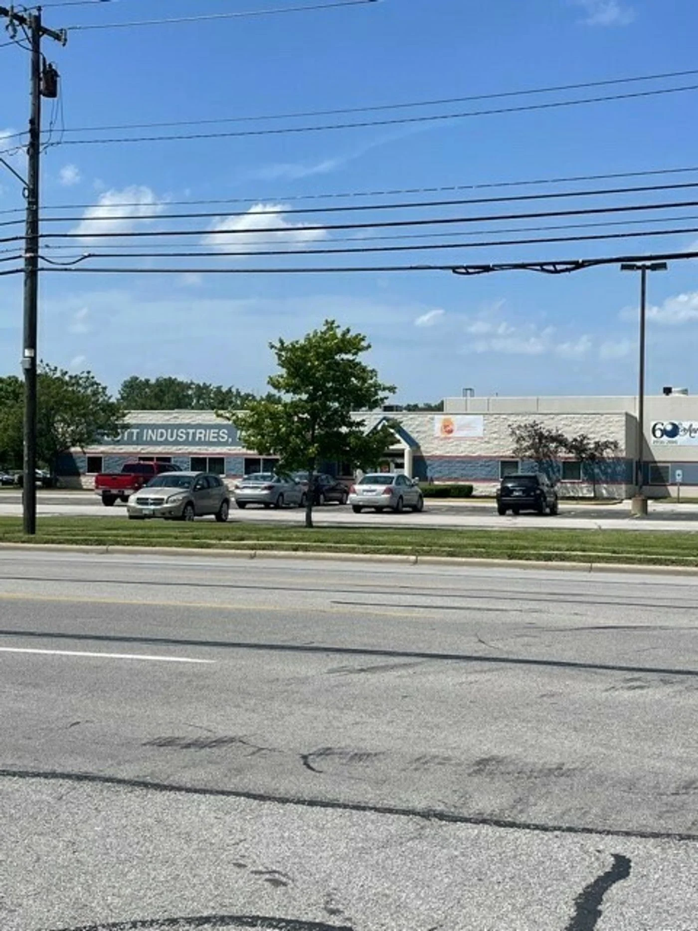 Photo 2 of 3350 Hill Ave, Toledo, OH 43607