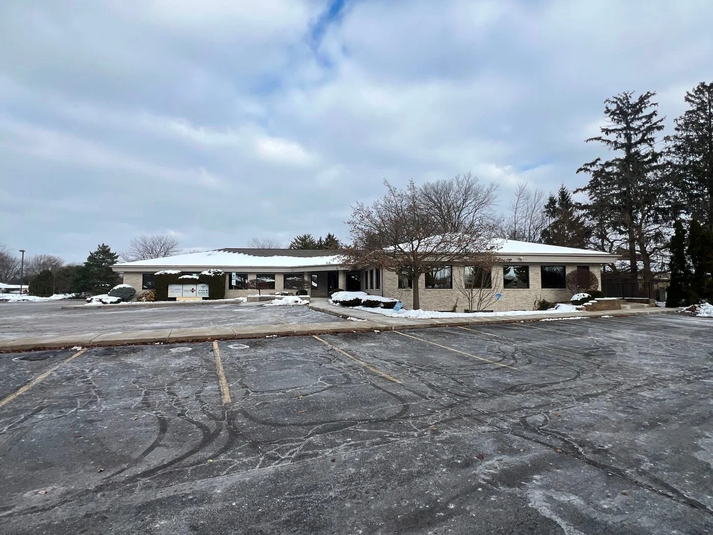 Photo 2 of 5560 Gratiot Rd, Saginaw, MI 48638