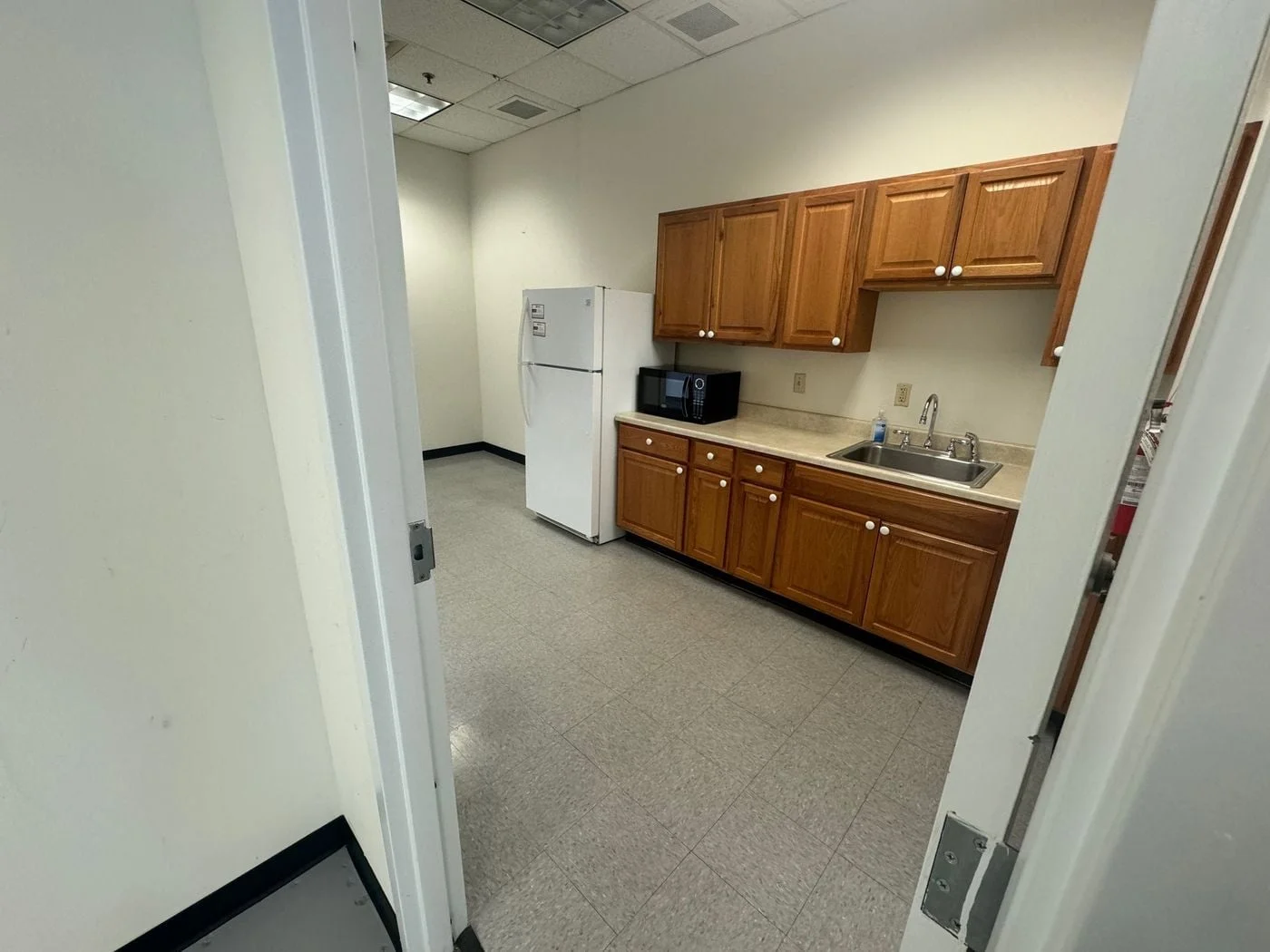 Photo 2 of 18 Shea Way, Newark, DE 19713