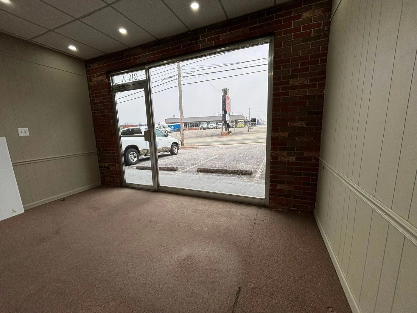 Photo 3 of 210 W Spring St, Cookeville, TN 38501