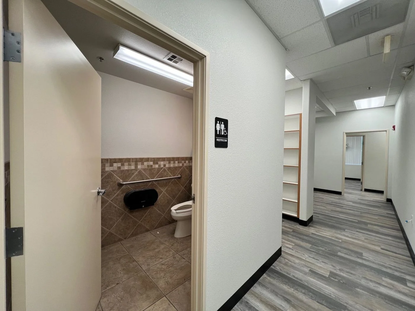 Photo 2 of 15188 N 75th Ave , Peoria, AZ 85381