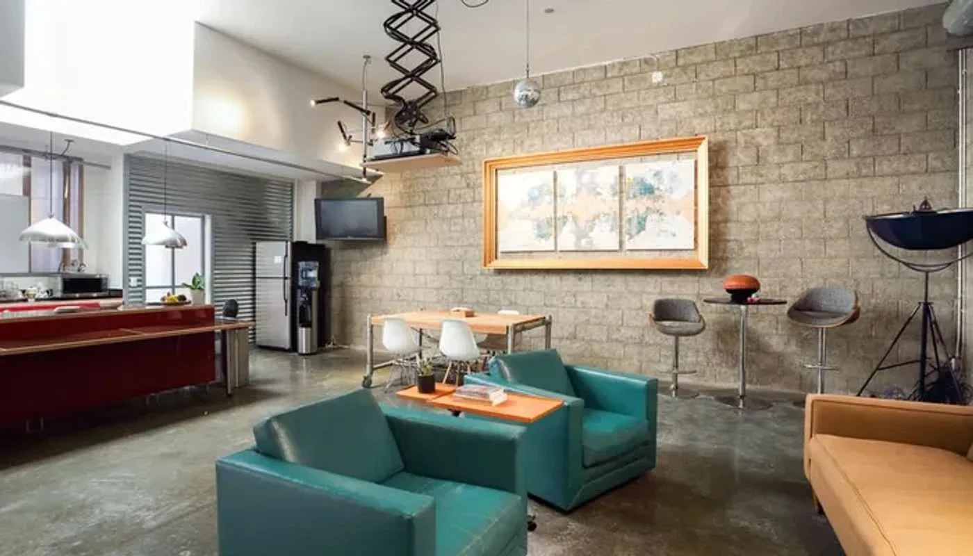 Photo 2 of 340 Sunset Avenue, Los Angeles, CA 90291