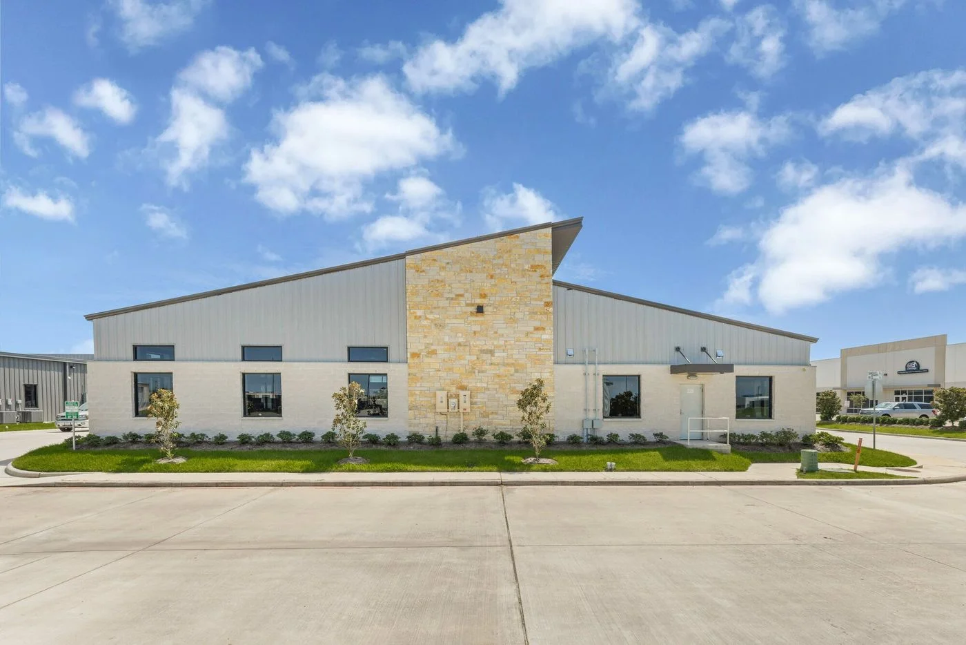 Photo 3 of 229 Ibis Street, Webster, TX 77598