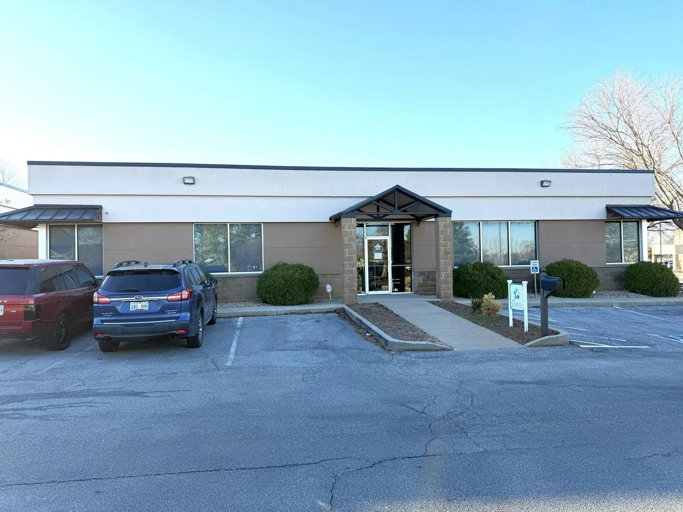 Photo 1 of 13900 Quailbrook Dr, Oklahoma City, OK 73134