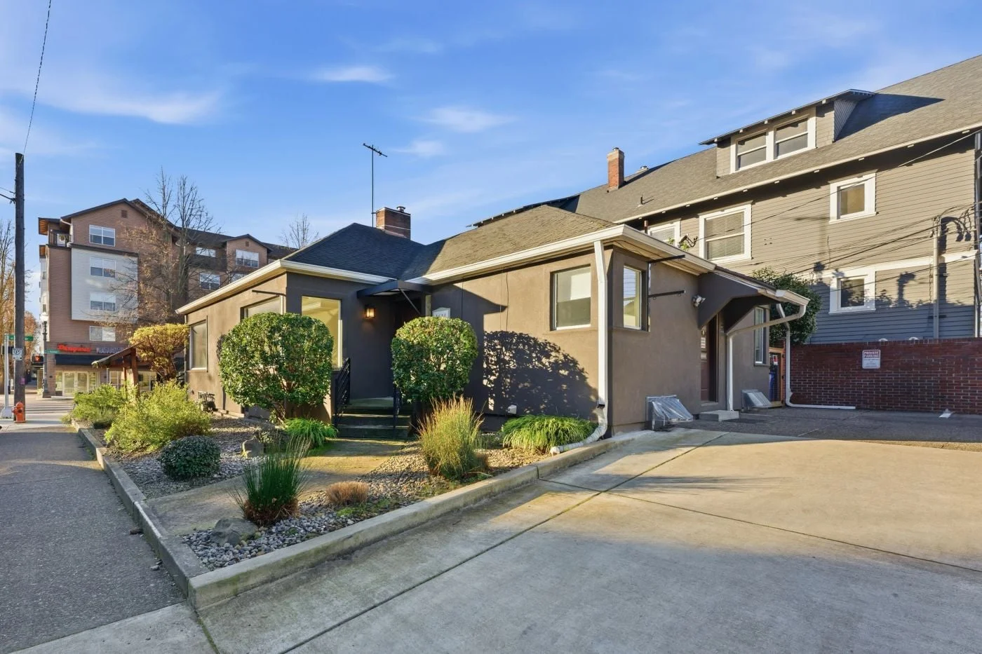 Photo 1 of 1607 NE 16th Ave, Portland, OR 97232