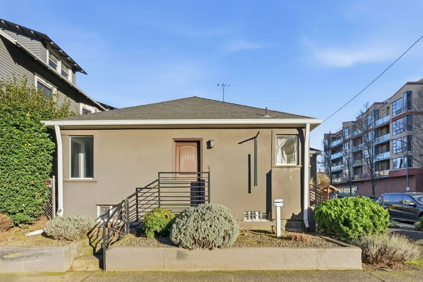 Photo 3 of 1607 NE 16th Ave, Portland, OR 97232