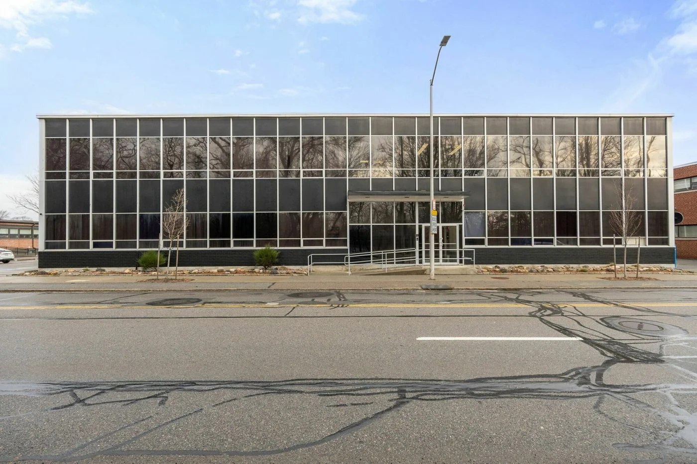 Photo 3 of 701 Concord Ave, Cambridge, MA 02138