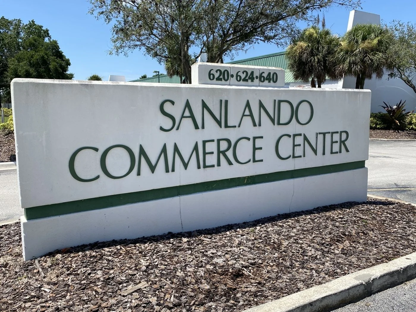 Photo 1 of 224 W Central Pkwy, Altamonte Springs, FL 32714