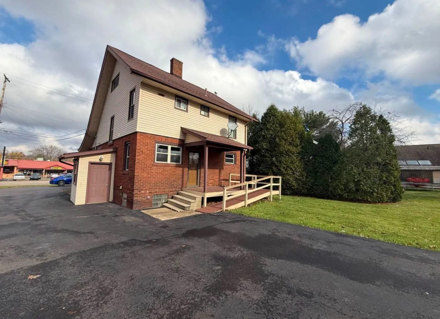 Photo 2 of 4033 Lincoln Way E, Massillon, OH 44646