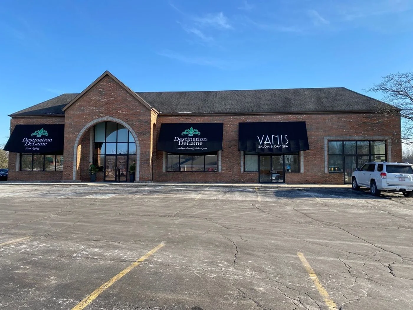 Photo 2 of 1620 Country Club Road, Valparaiso, IN 46383