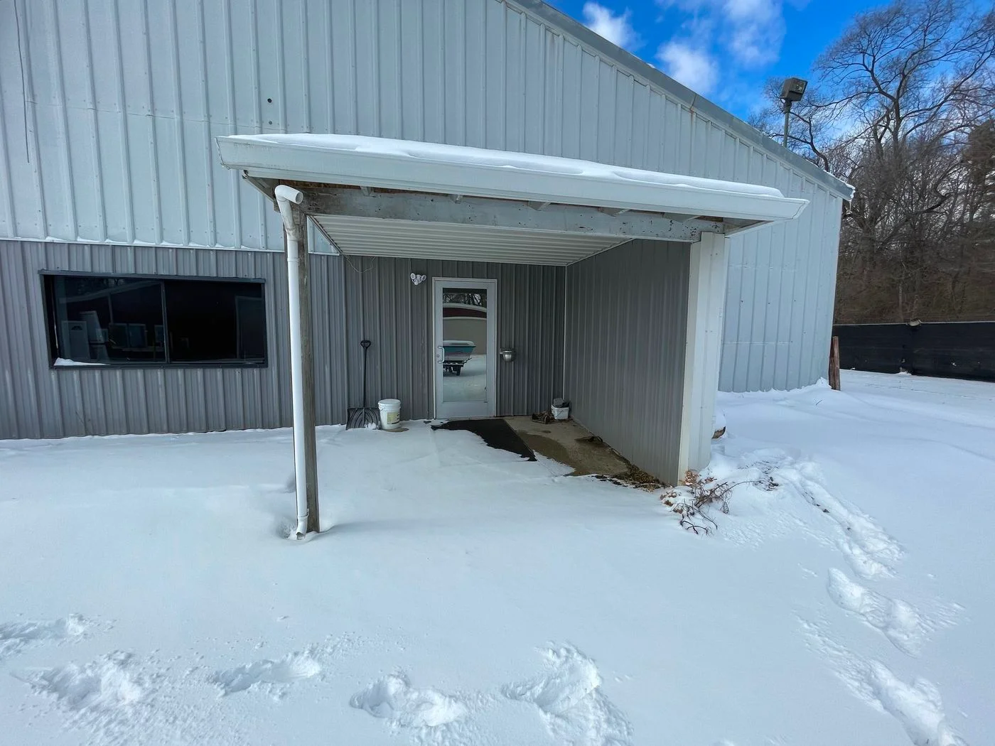 Photo 3 of 195 E Hamburg St, Pinckney, MI 48169