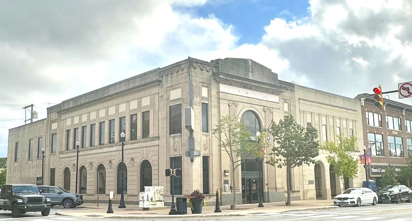 Photo 1 of 101 East Lincolnway, Valparaiso, IN 46383