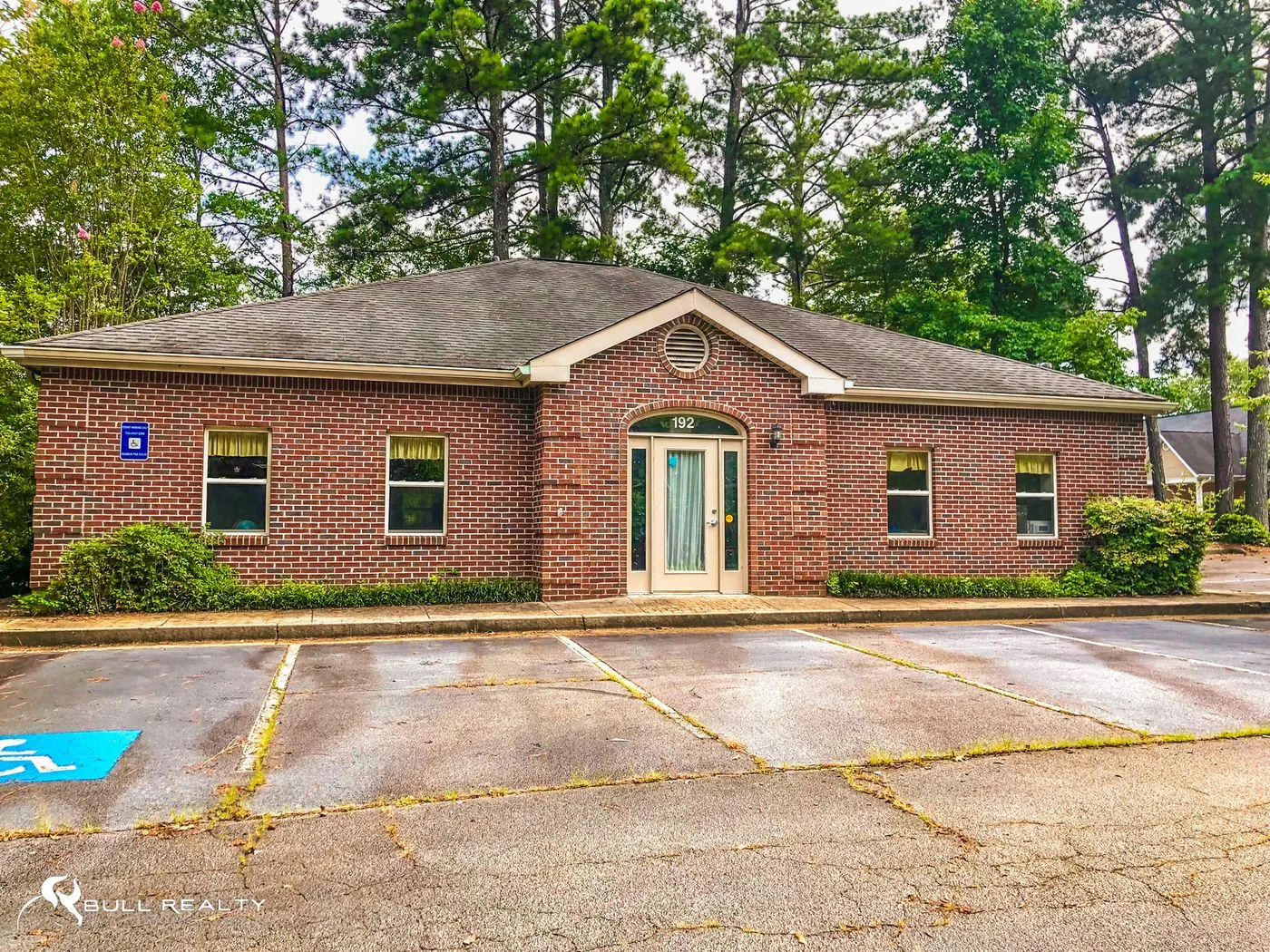 Photo 2 of 192 Weatherly Drive, Fayetteville, GA 30214