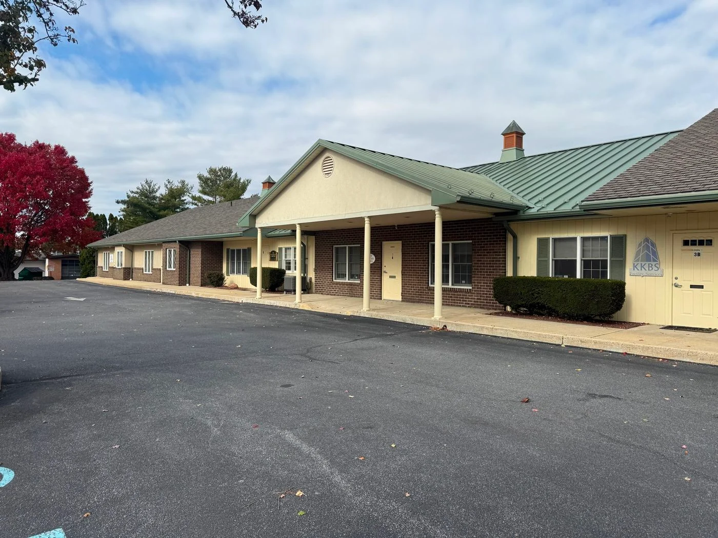 Photo 1 of 320 Abington Dr, Wyomissing, PA 19610-1898