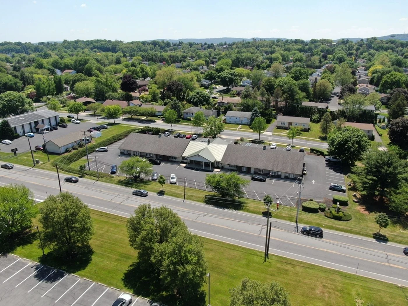 Photo 3 of 320 Abington Dr, Wyomissing, PA 19610-1898