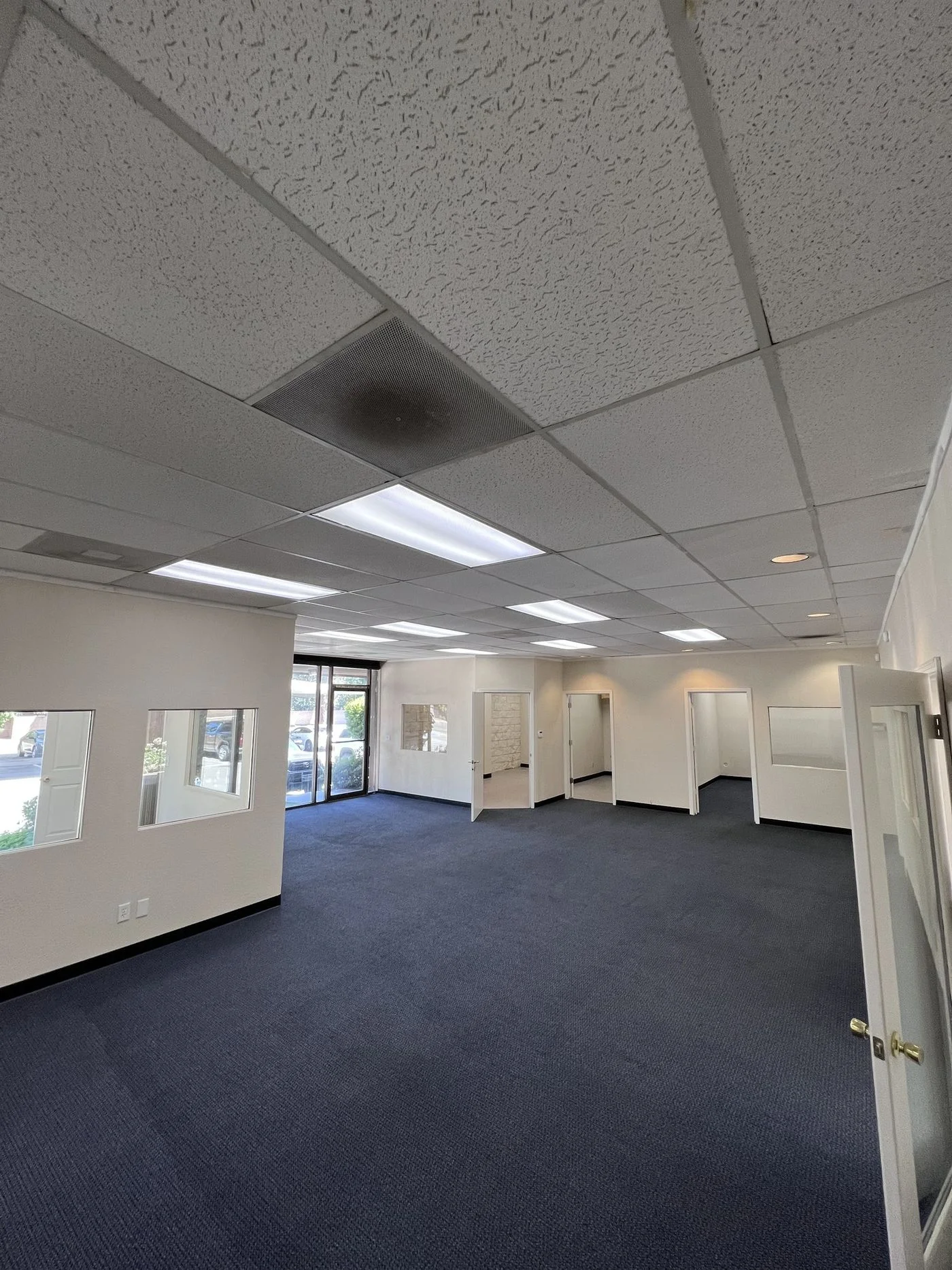 Photo 2 of 2350 W Shaw Ave, Fresno, CA 93711