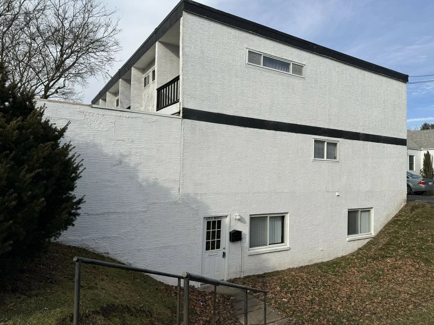 Photo 1 of 1234 W Main St, Newark, OH 43055