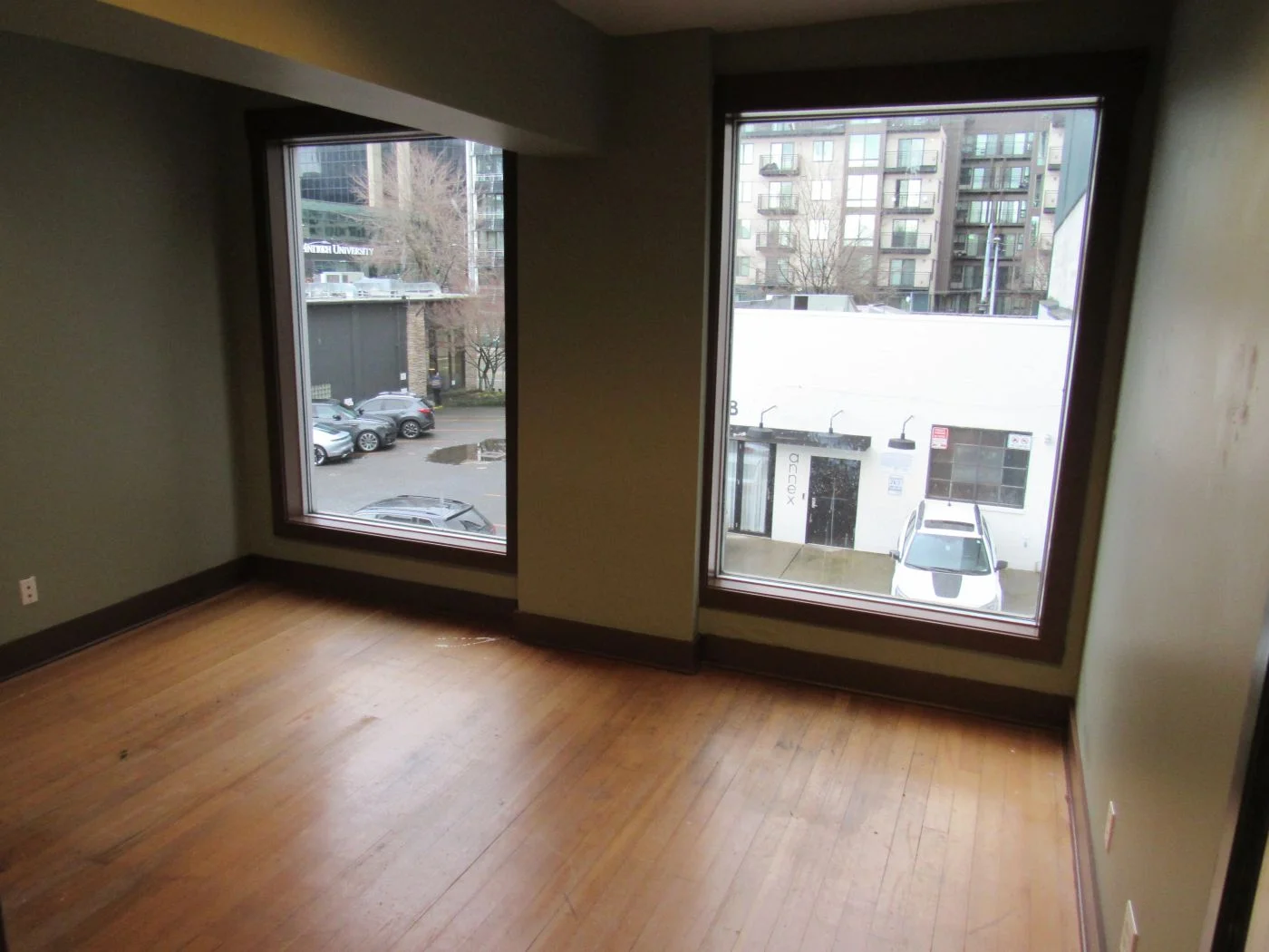 Photo 2 of 2320 2nd Ave, Seattle, WA 98121