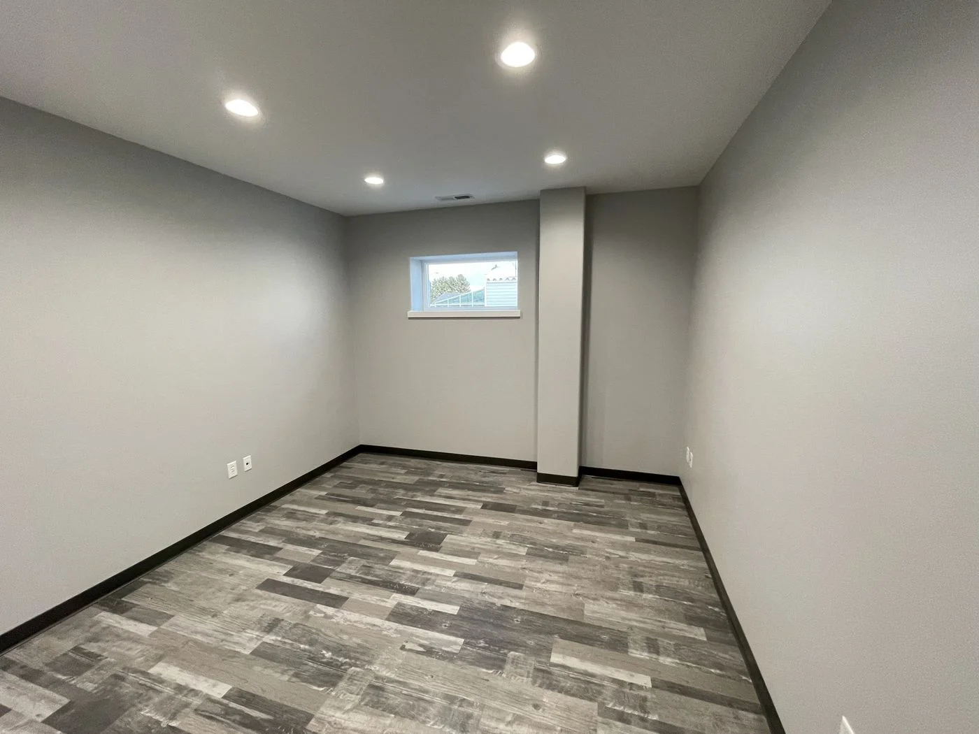 Photo 2 of 1925 Lovett Ave, Bismarck, ND 58504