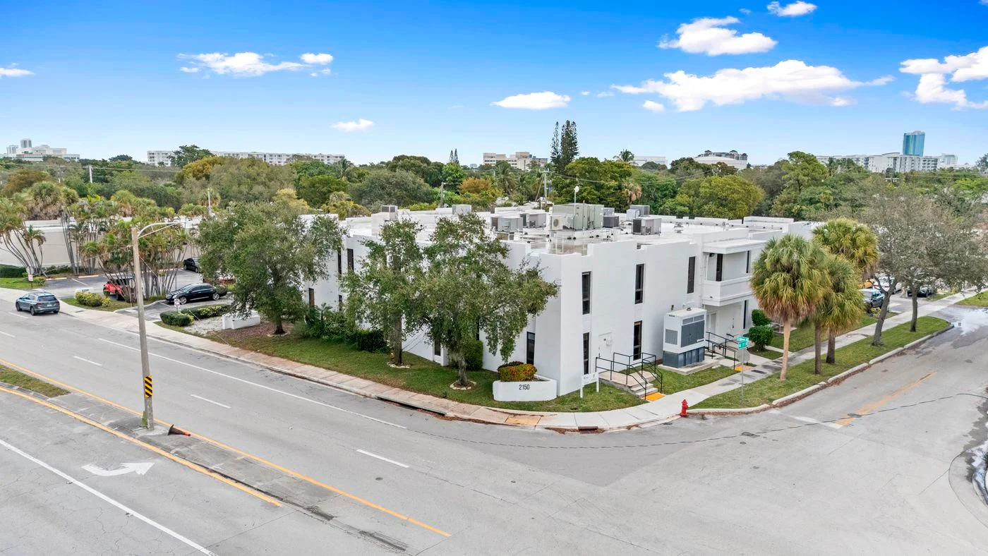 Photo 2 of 2150 S Andrews Ave, Fort Lauderdale, FL 33316