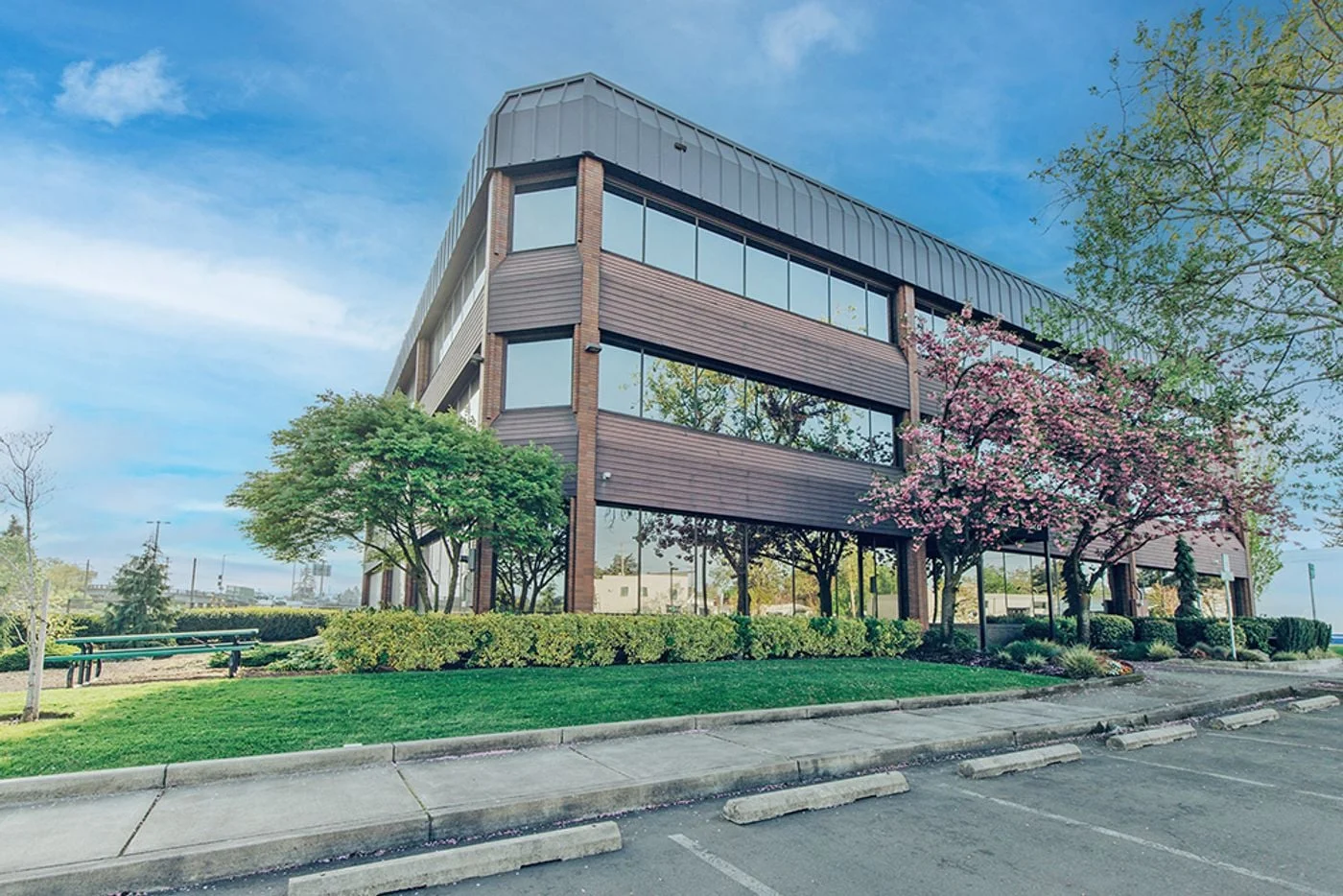 Photo 2 of 7931 NE Halsey St, Portland, OR 97213