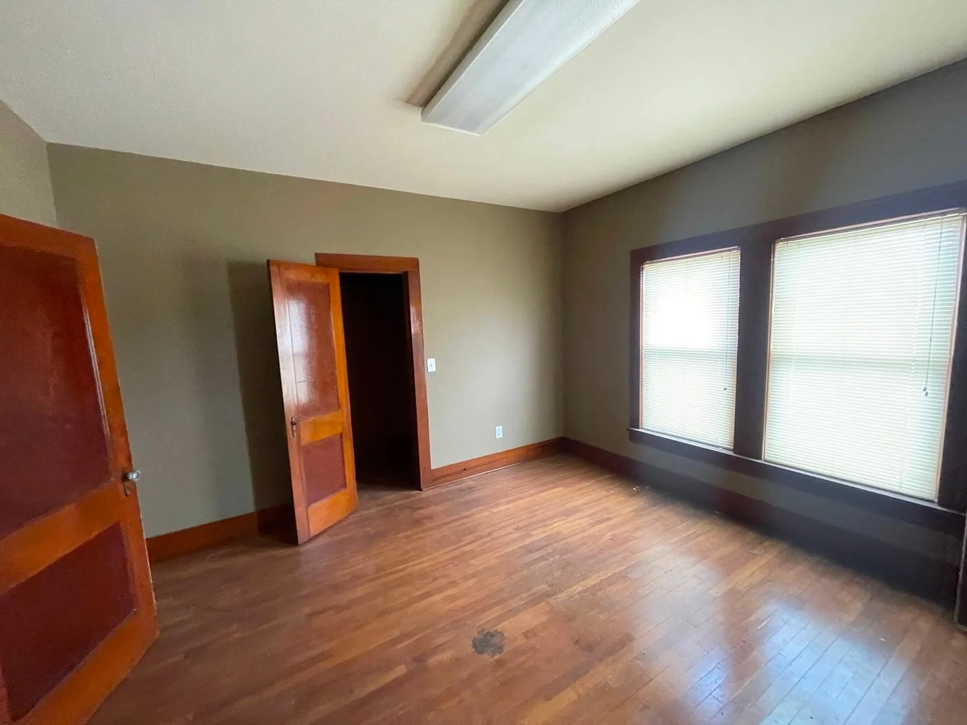 Photo 2 of 106 West Josephine Street, Weatherford, TX 76086