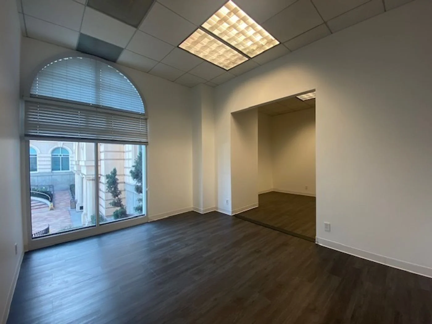 Photo 1 of 9150 Wilshire Blvd, Beverly Hills, CA 90212