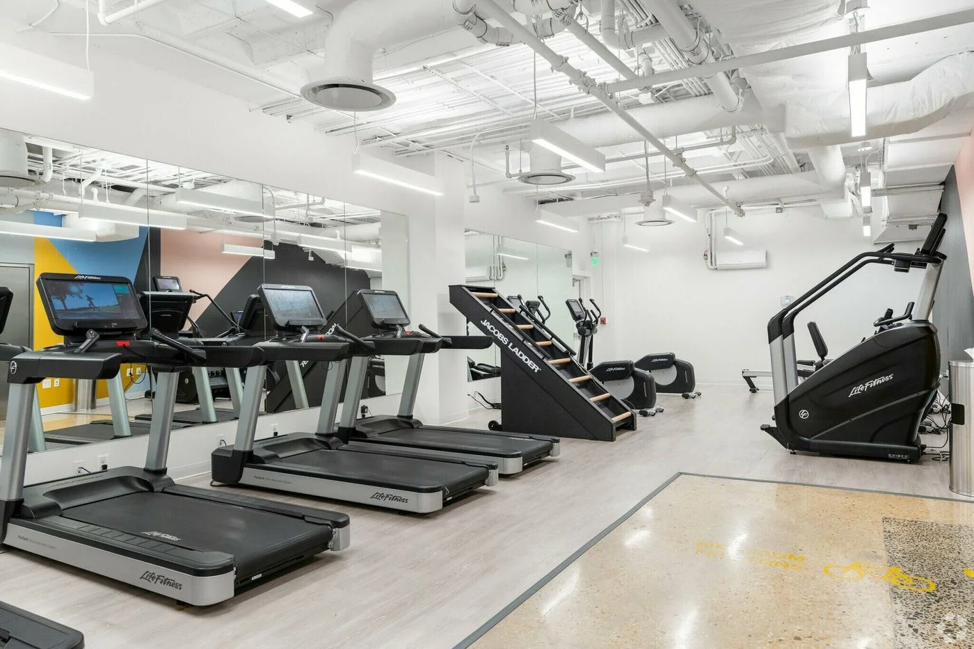 Photo 3 of 6400 Arlington Blvd , Falls Church, VA 22042