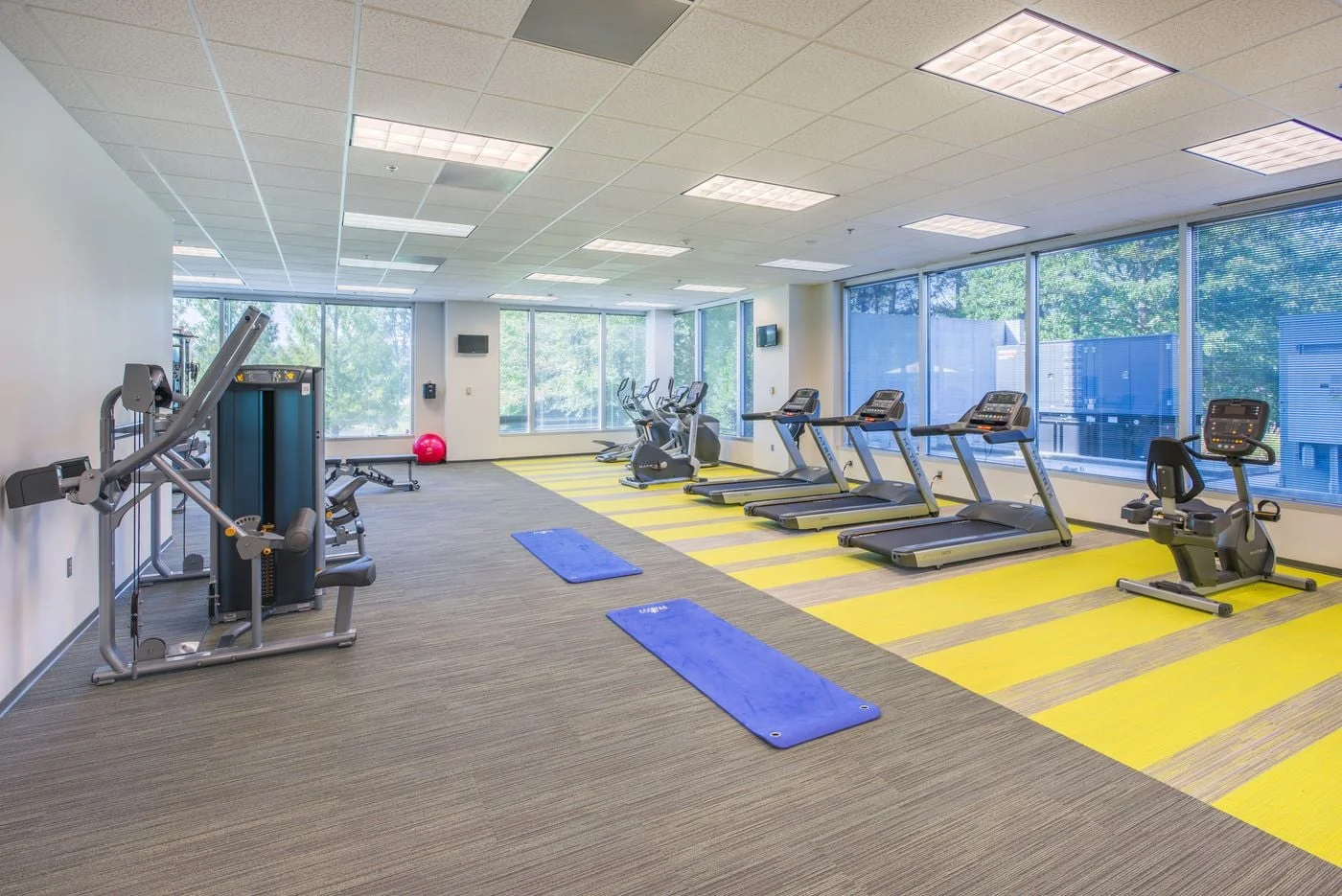 Photo 2 of 3730 Glenlake Dr, Charlotte, NC 28208