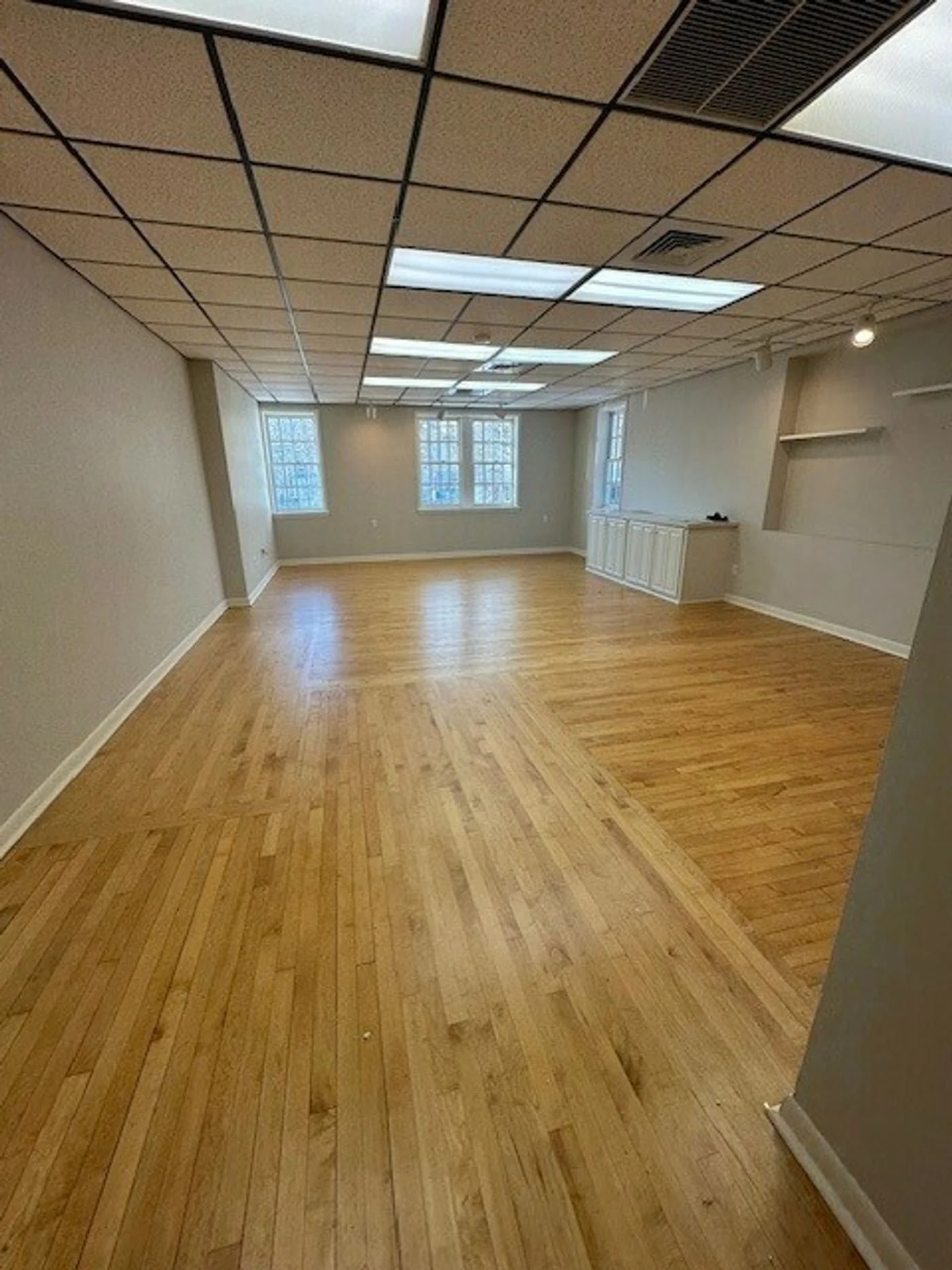 Photo 2 of 7 - 9 Kirby Plz, Mount Kisco, NY 10549