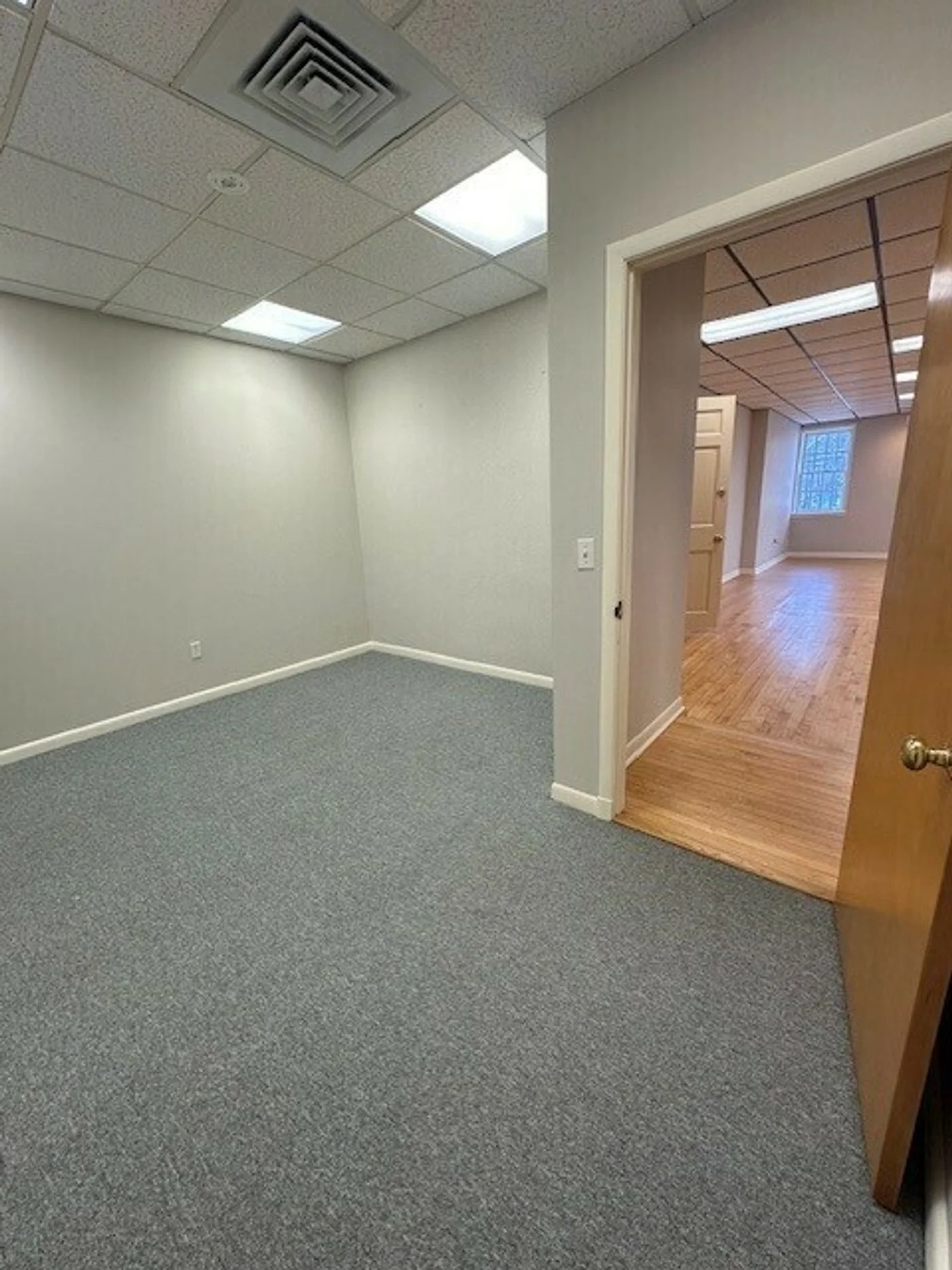 Photo 3 of 7 - 9 Kirby Plz, Mount Kisco, NY 10549