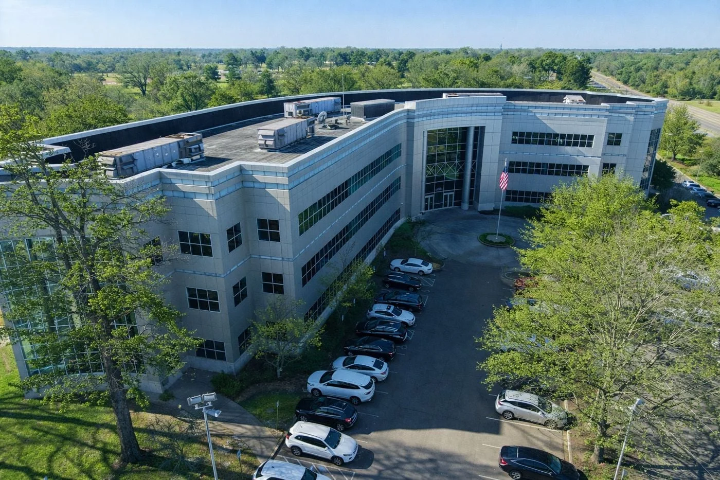 Photo 2 of 3725 Champion Hills Drive, Memphis, TN 38125