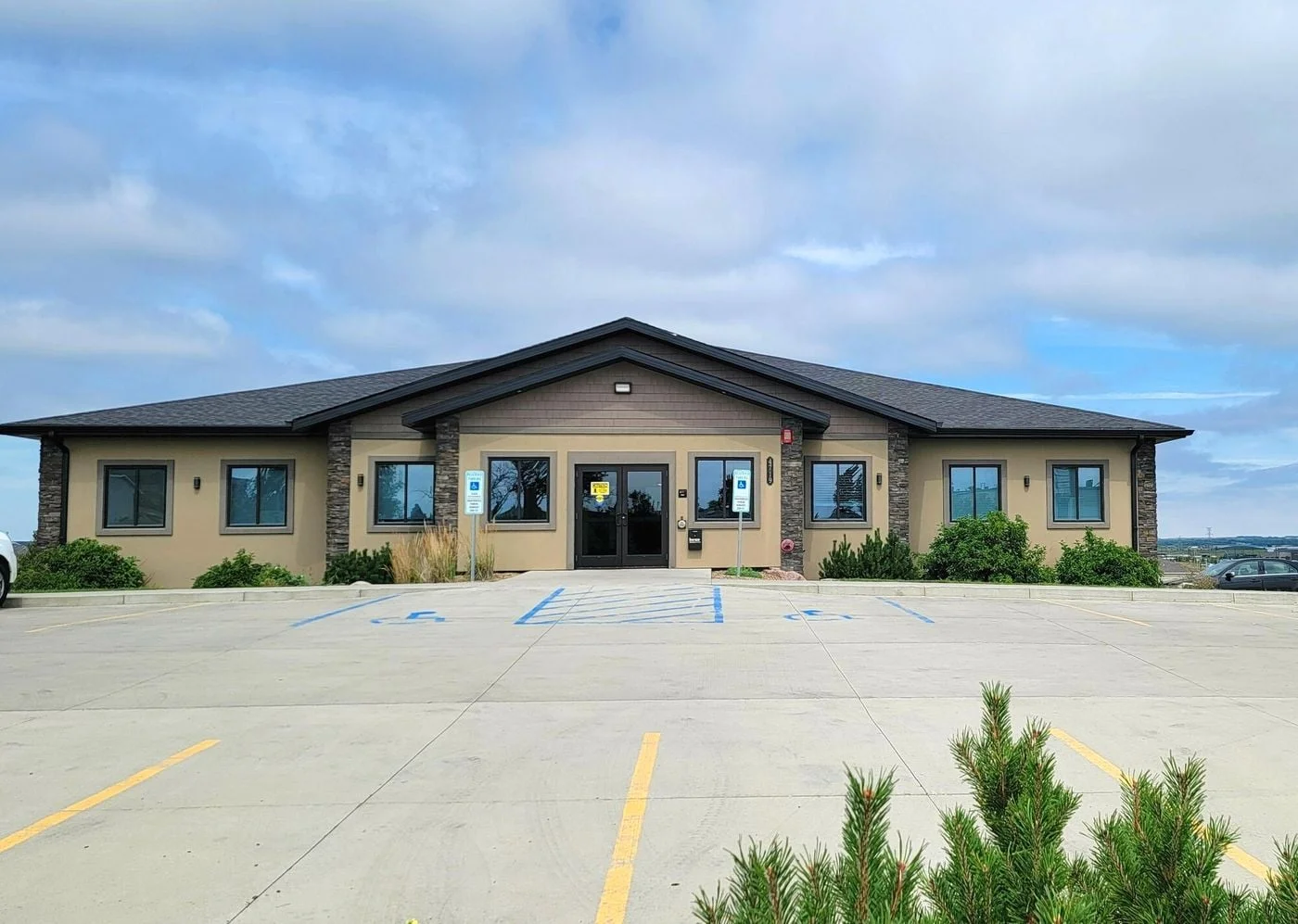 Photo 1 of 4719 Shelburne St, Bismarck, ND 58503