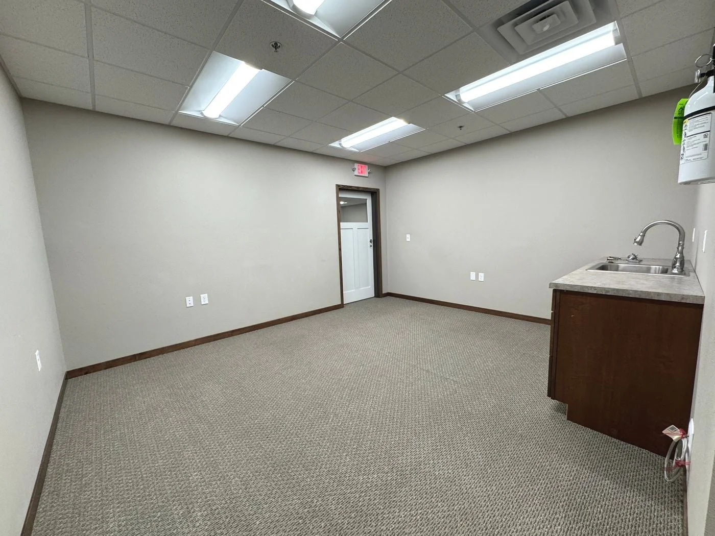 Photo 3 of 4719 Shelburne St, Bismarck, ND 58503