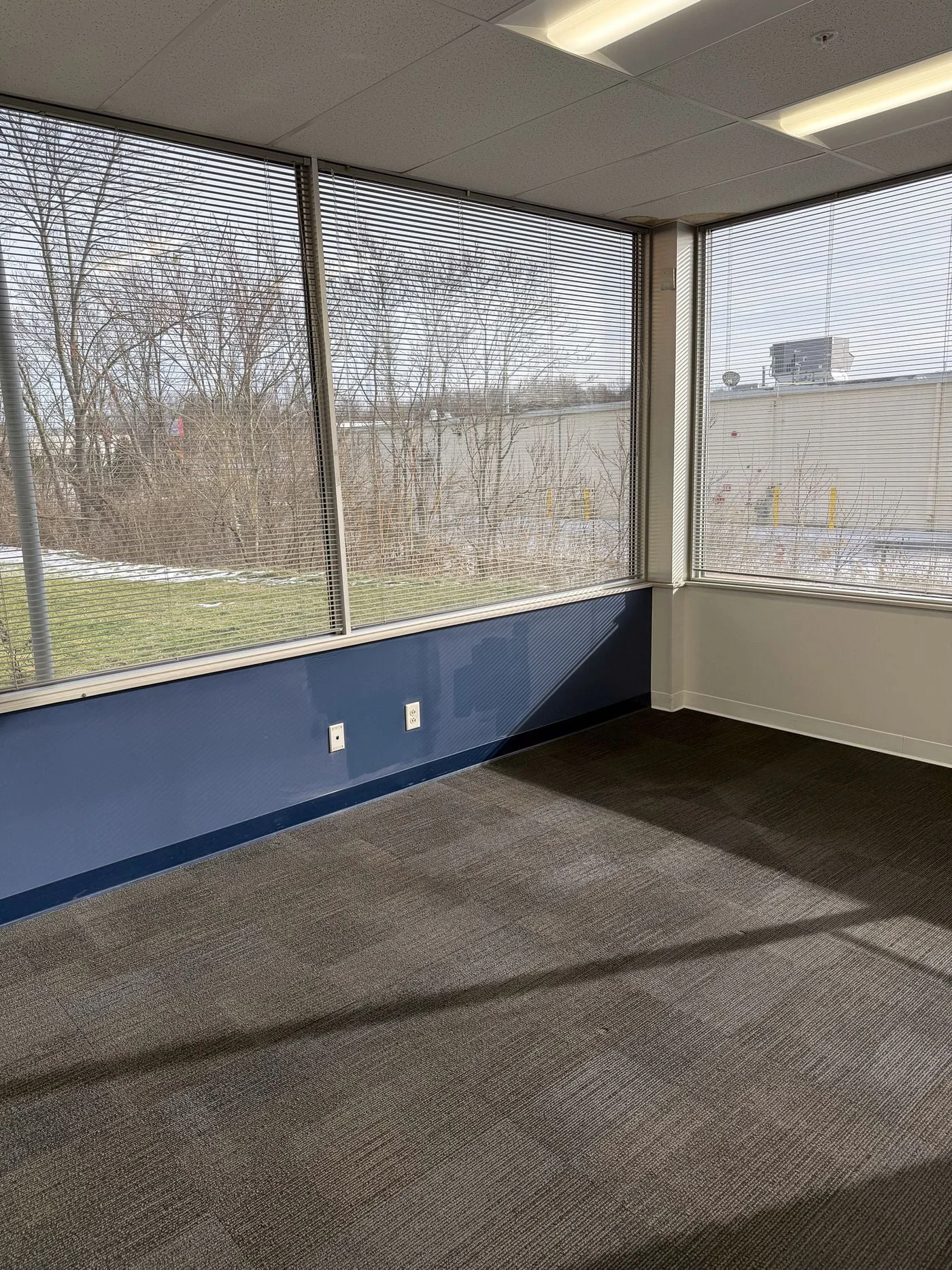 Photo 3 of 4100 Holiday St NW, Canton, OH 44718