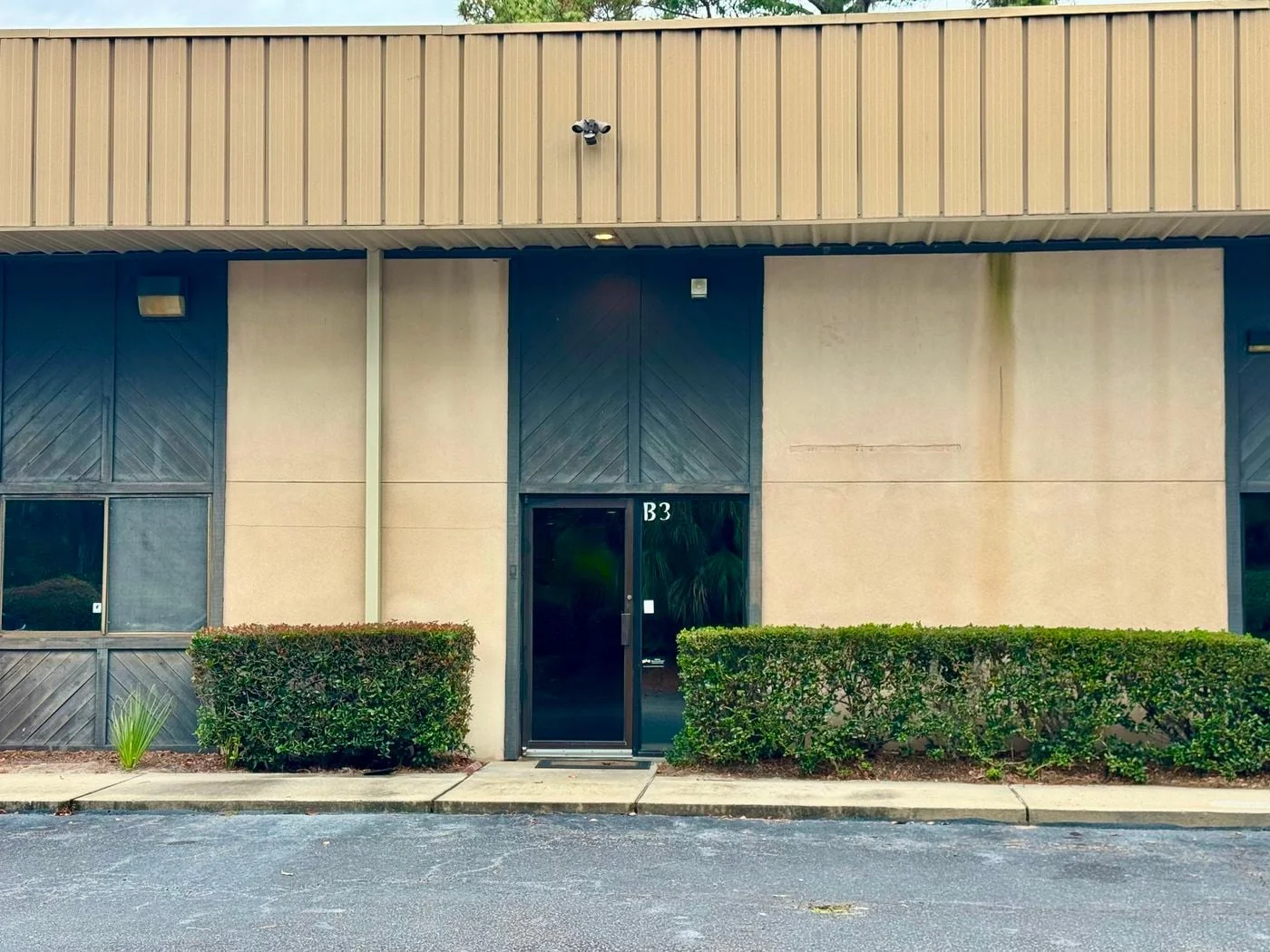 Photo 1 of 386 Spanish Wells Rd, Unit B-3, Hilton Head Island, SC 29926