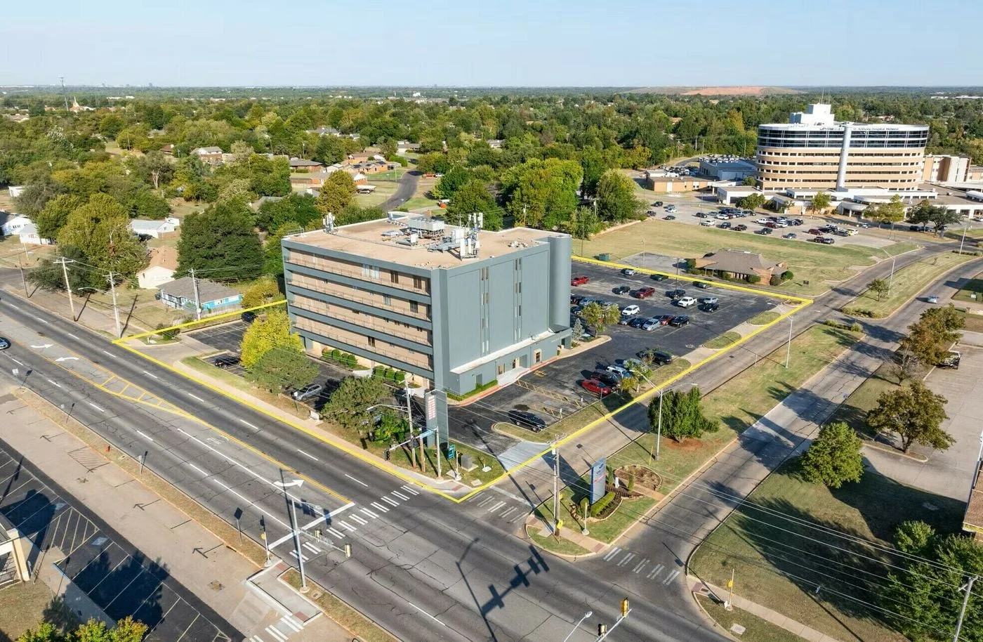 Photo 2 of 2801 Parklawn Drive, Midwest City, OK 73110