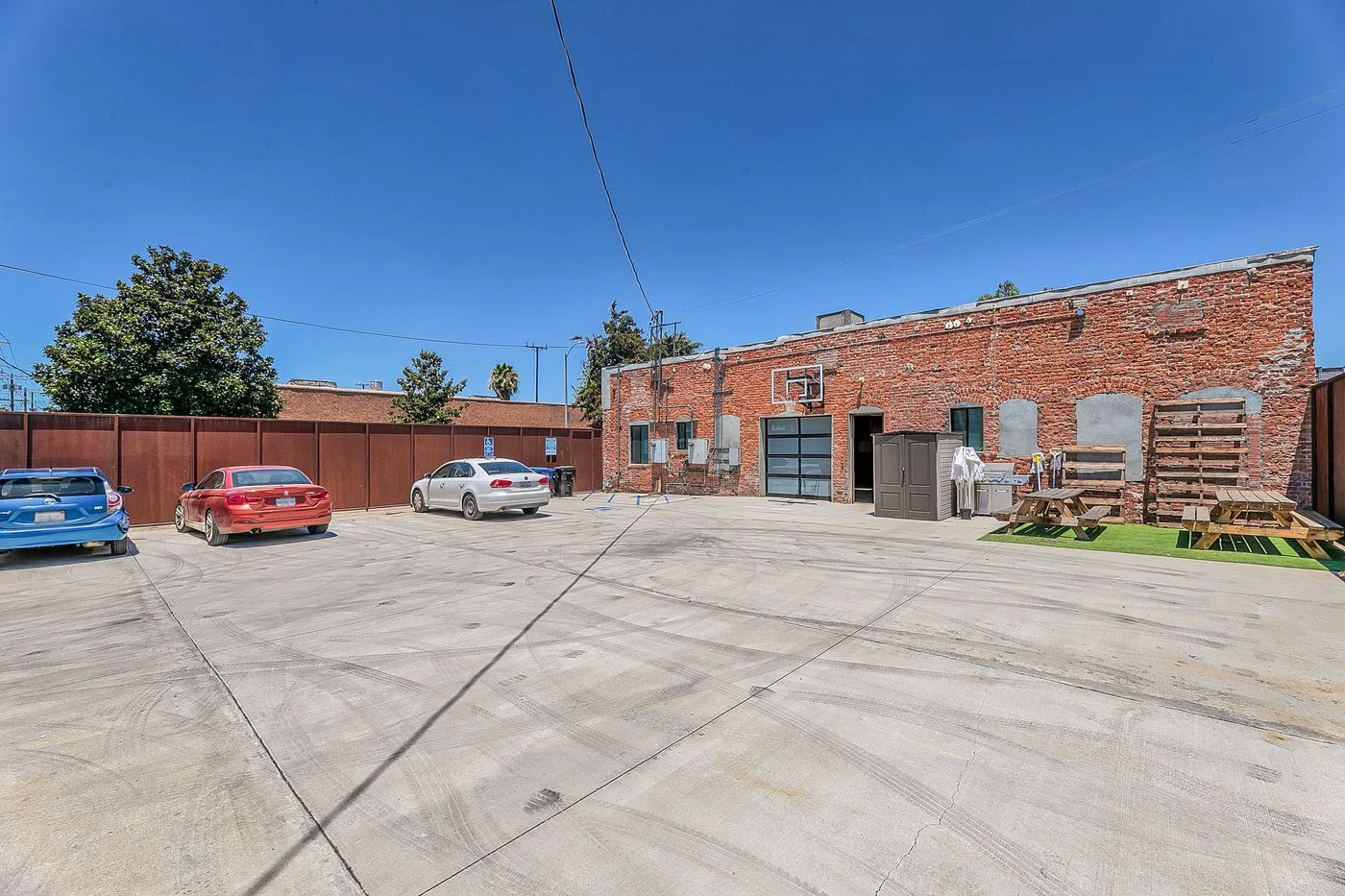 Photo 2 of 4126 W Jefferson Blvd, Los Angeles, CA 90016