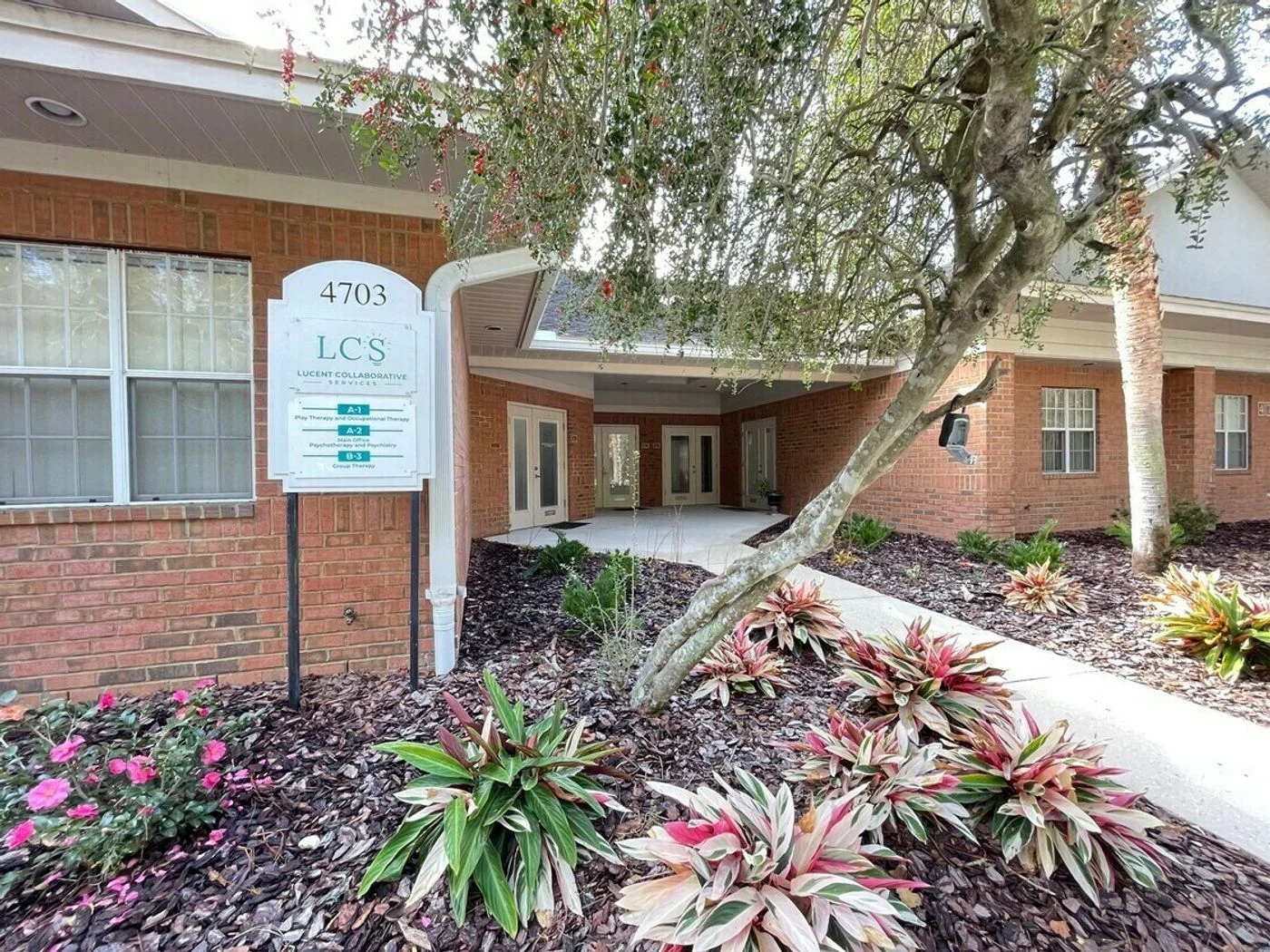 Photo 2 of 4703 Northwest 53rd Avenue, Gainesville, FL 32606