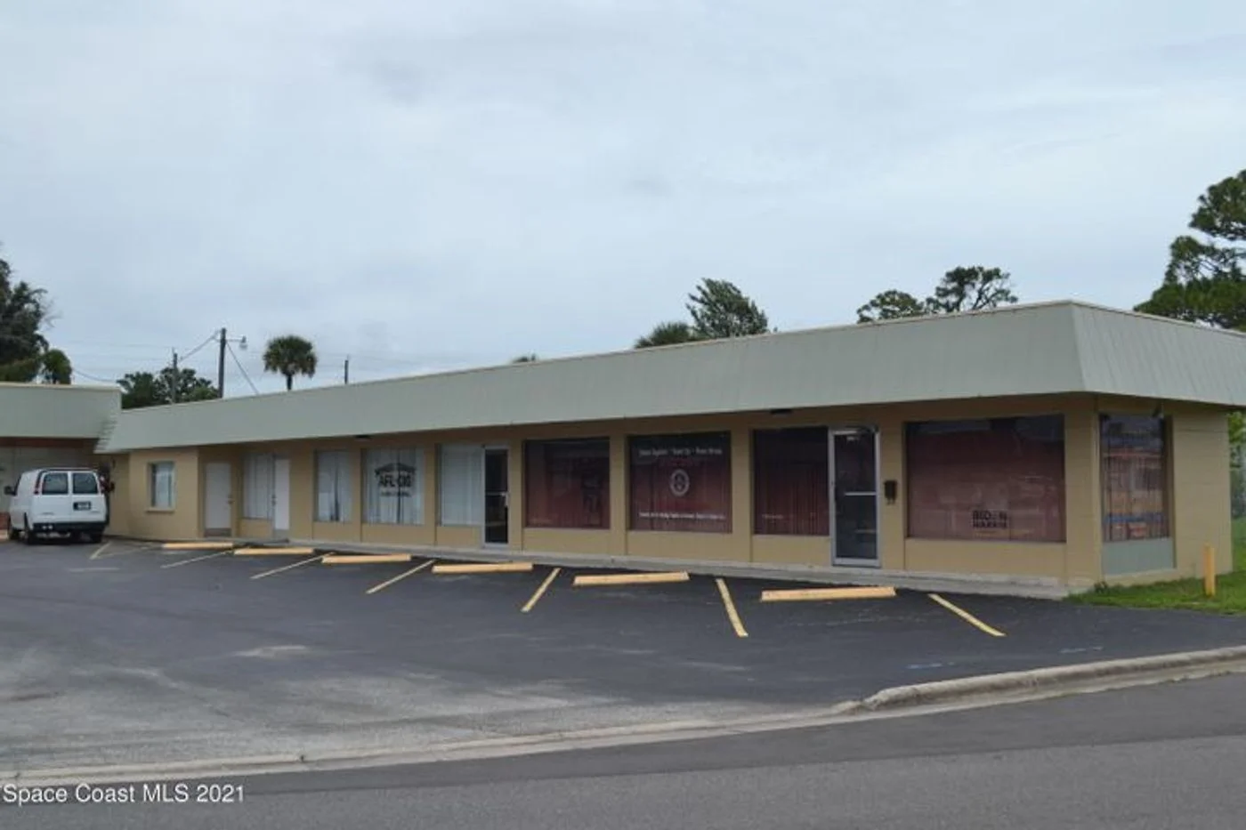 Photo 2 of 1122 Lake Dr, Cocoa, FL 32922