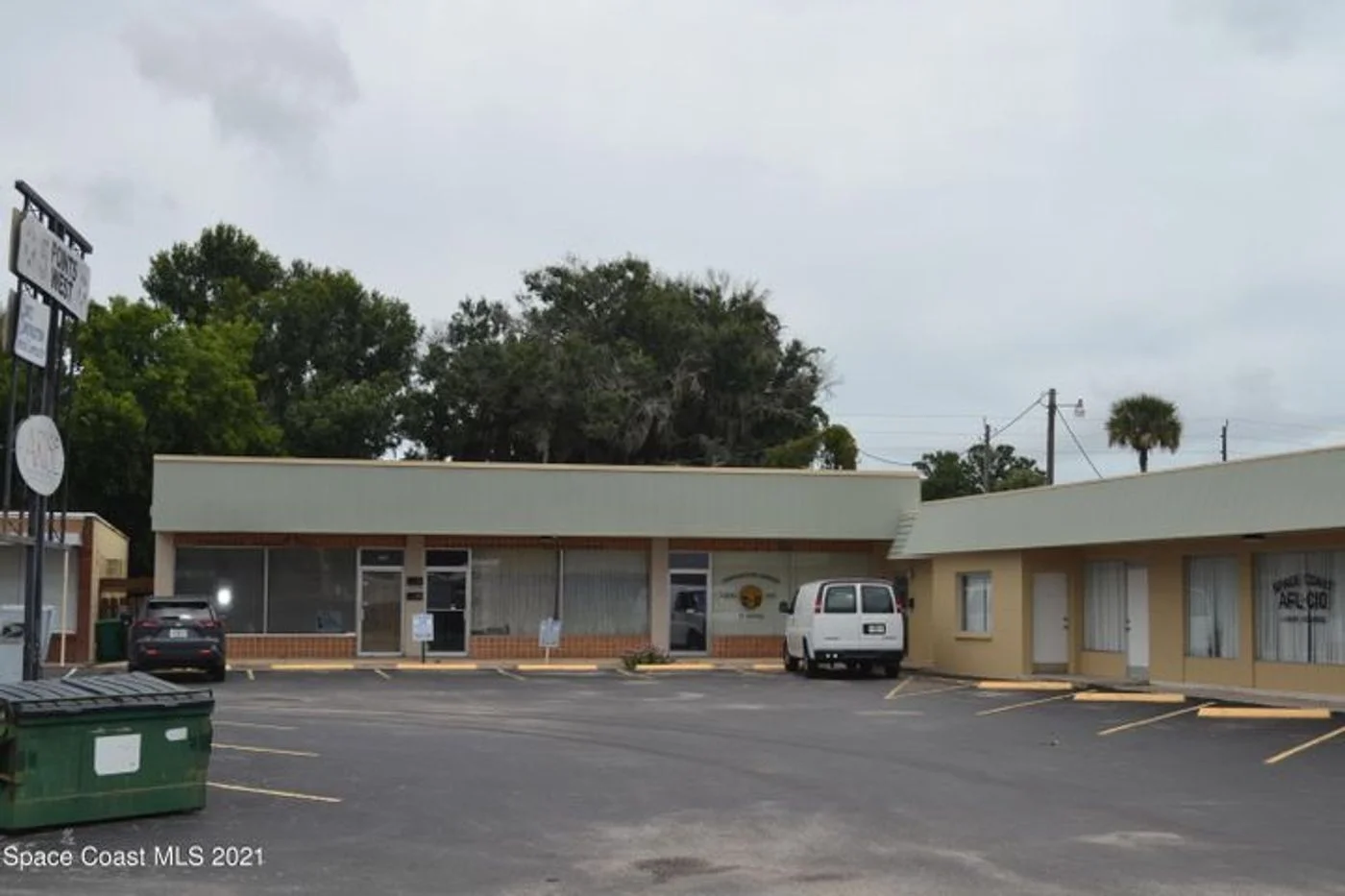 Photo 3 of 1122 Lake Dr, Cocoa, FL 32922