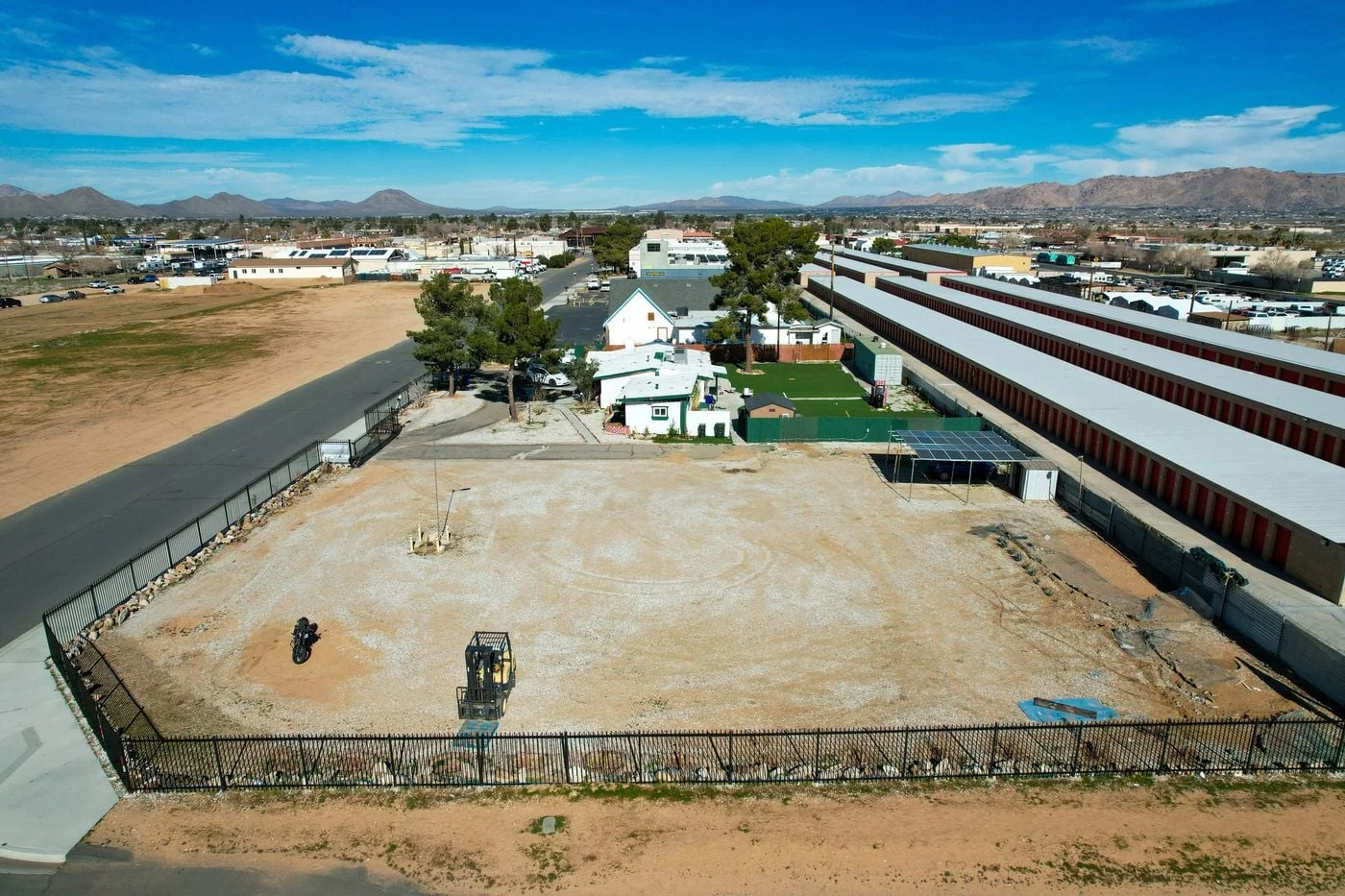 Photo 3 of 13519 John Glenn Road, Apple Valley, CA 92308