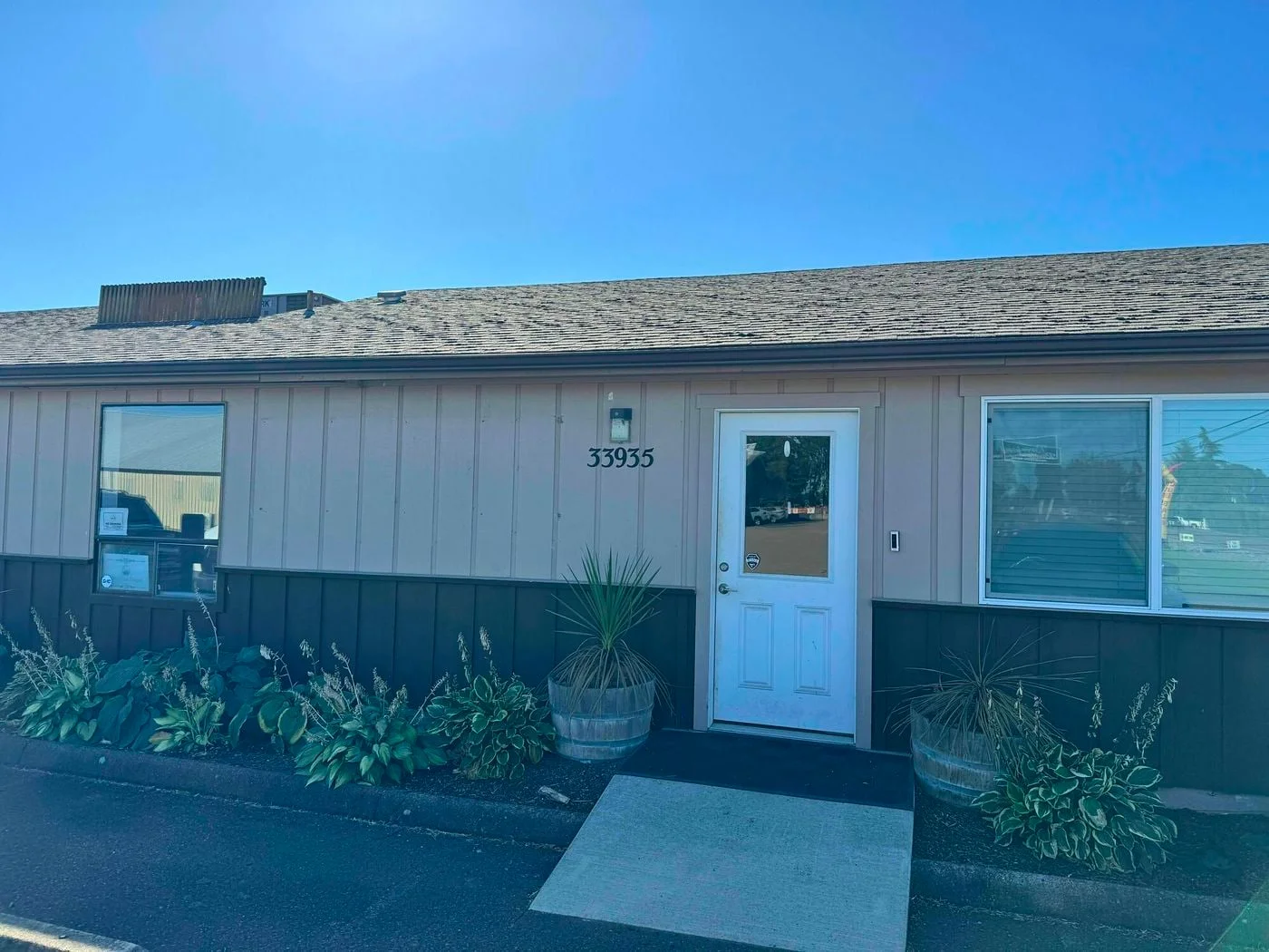 Photo 3 of 33935 Hwy 99E, Tangent, OR 97389