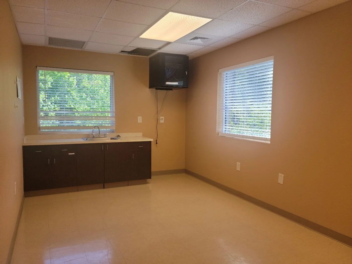 Photo 3 of 1212 Central Dr, Sanford, NC 27330