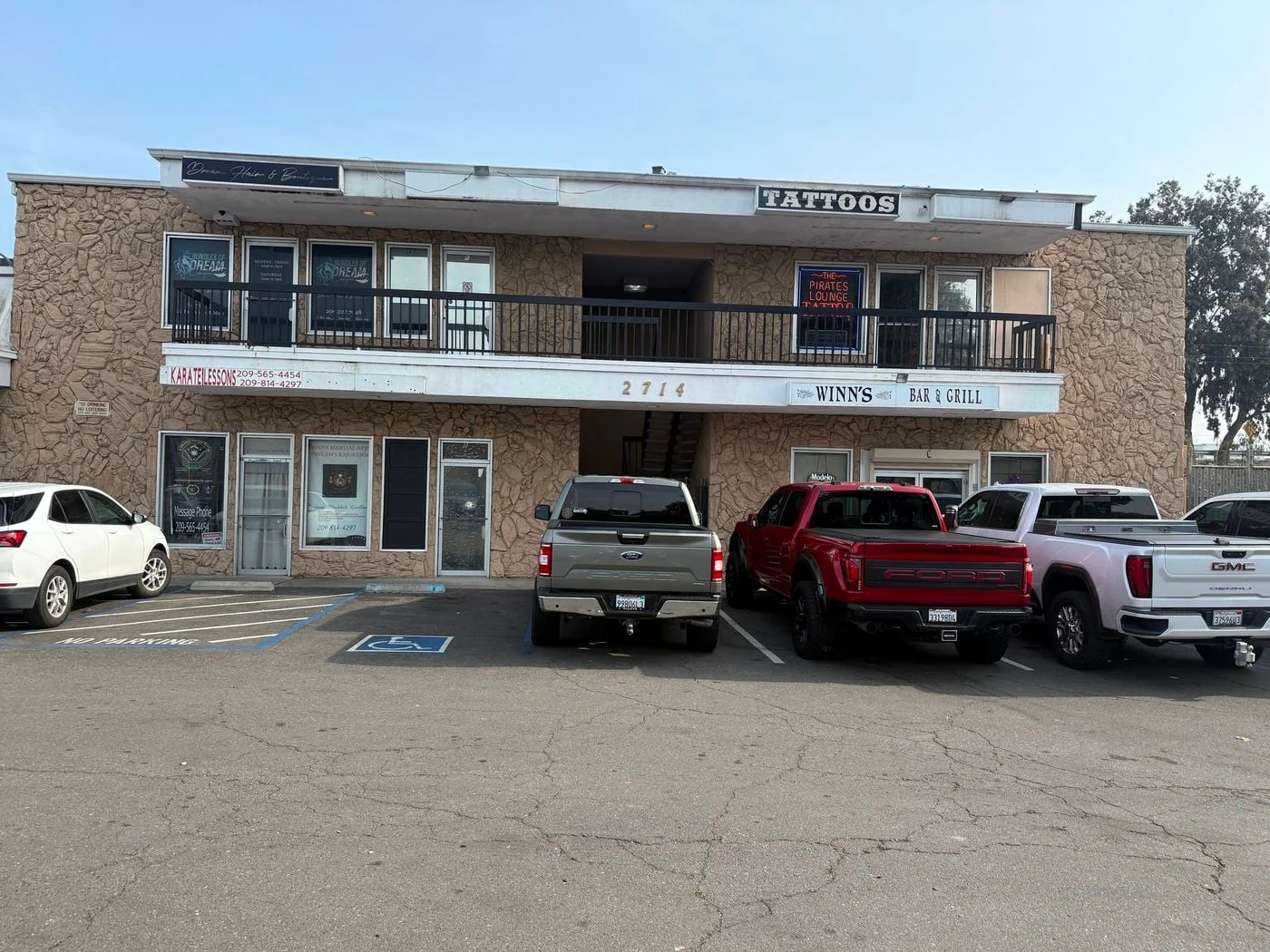 Photo 3 of 2714 Country Club Boulevard, Stockton, CA 95204