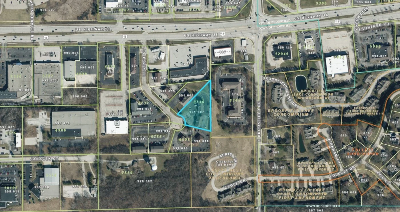 Photo 1 of 220 Regency Ct, Brookfield, WI 53045