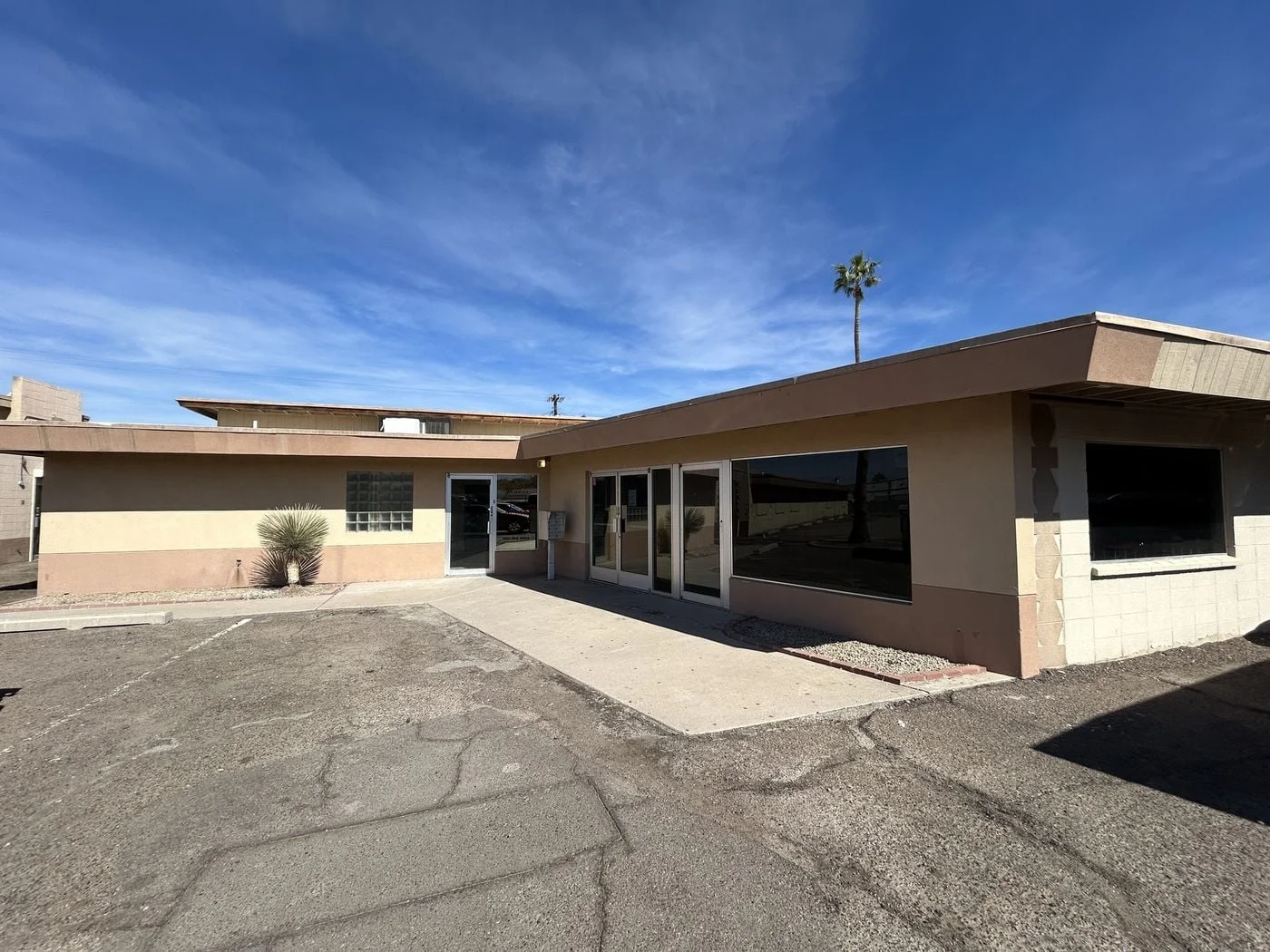 Photo 1 of 440 E Southern Ave, Phoenix, AZ 85040